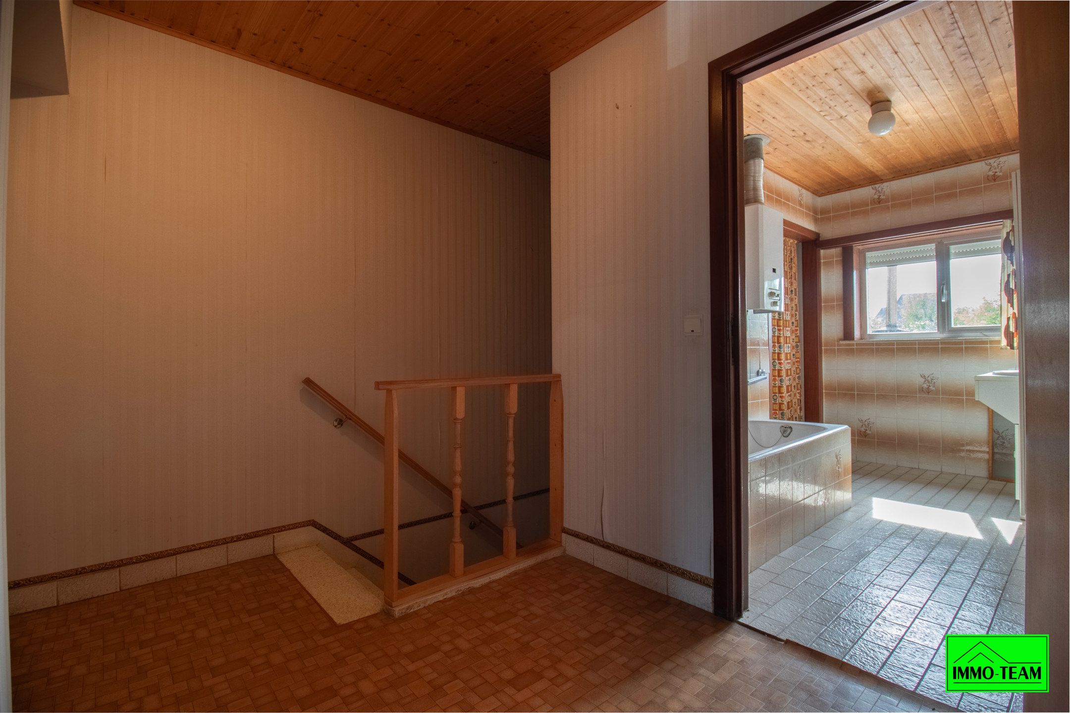 Solide, goed onderhouden 2-gevelwoning met tuin en garage foto 11