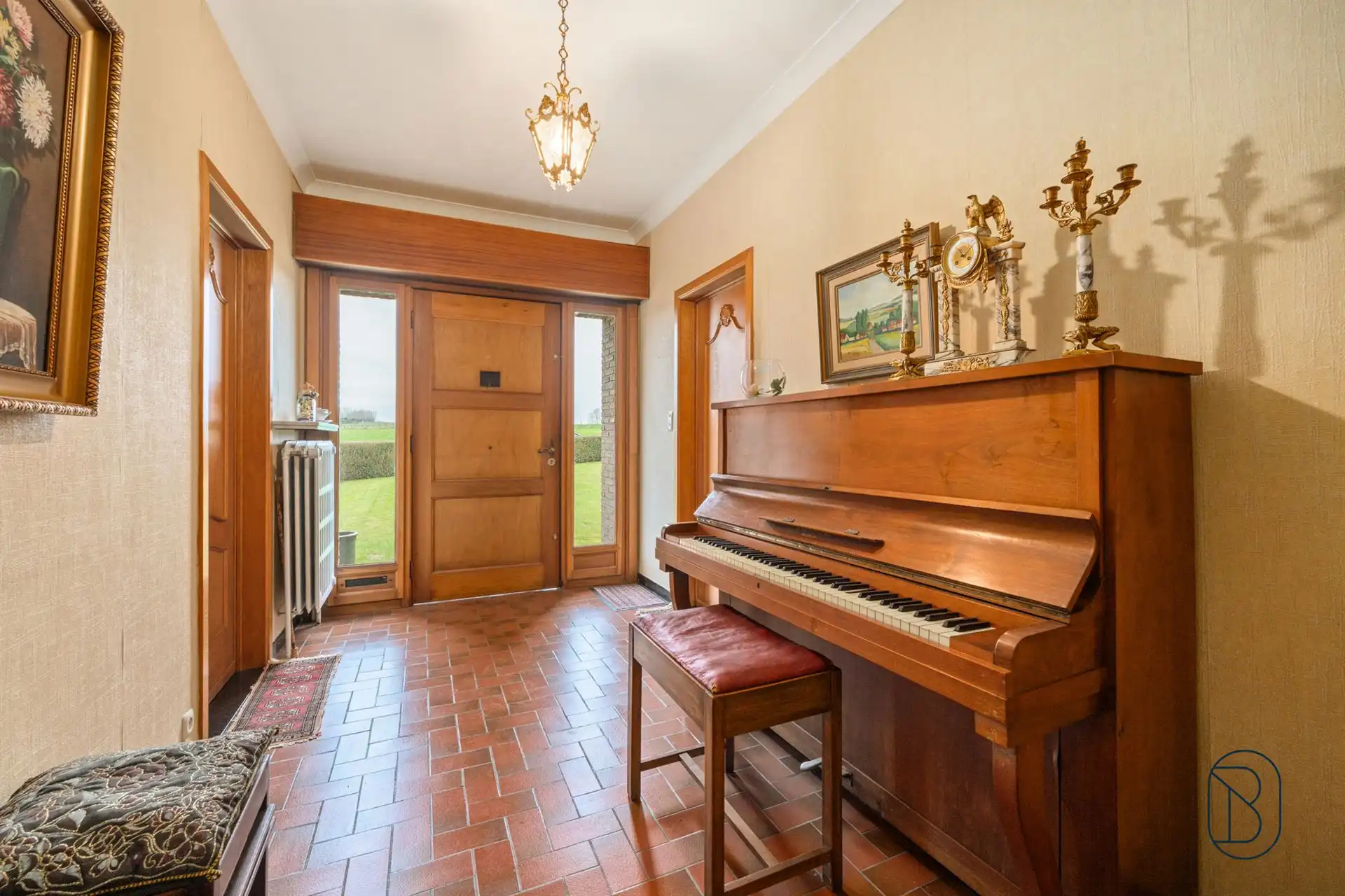 Degelijke villa met prachtig open zicht. foto 7