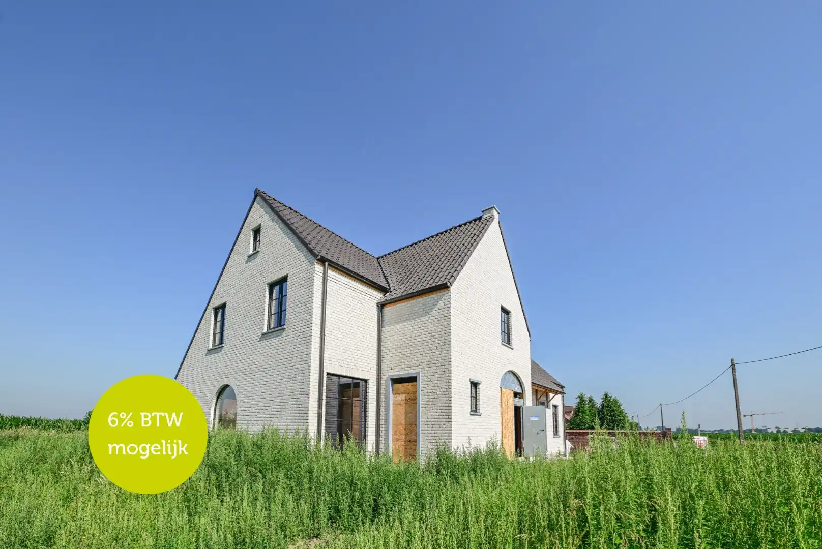 Nieuwbouwwoning met 3 slaapkamers (4 mogelijk) met landelijk uitzicht  foto {{pictureIndex}}
