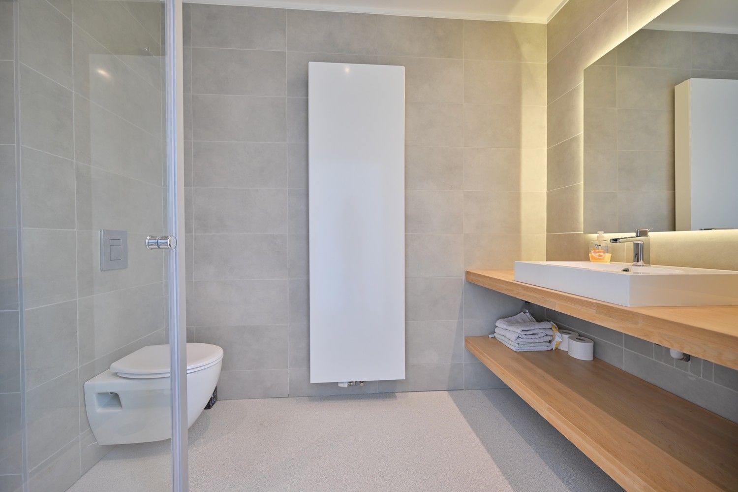 Moderne woning uit 2013 met 3 slaapkamers, 2 badkamers en buitenzwembad, gelegen in het mooie Meeswijk foto 32