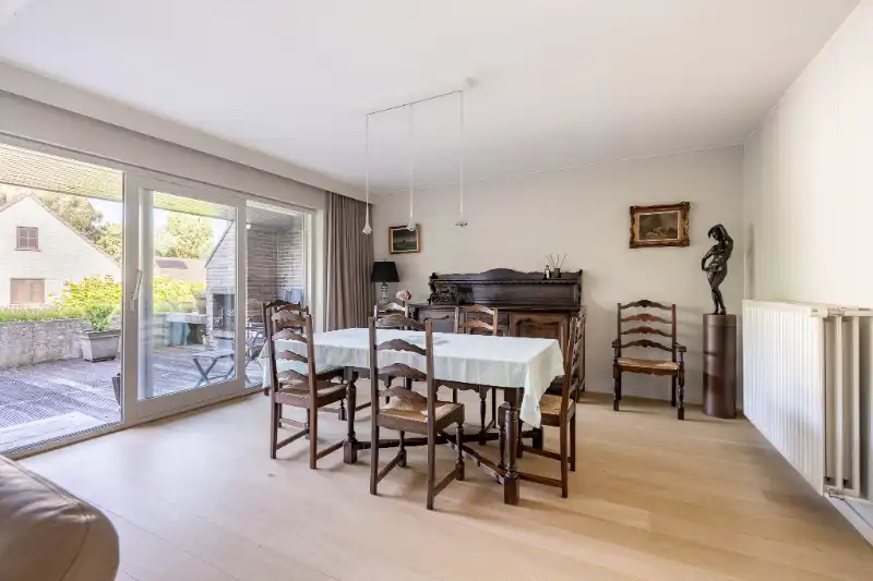 Unieke en ruime woning met geïntegreerd kantoor, 4 slpks en zuidgerichte tuin foto 14