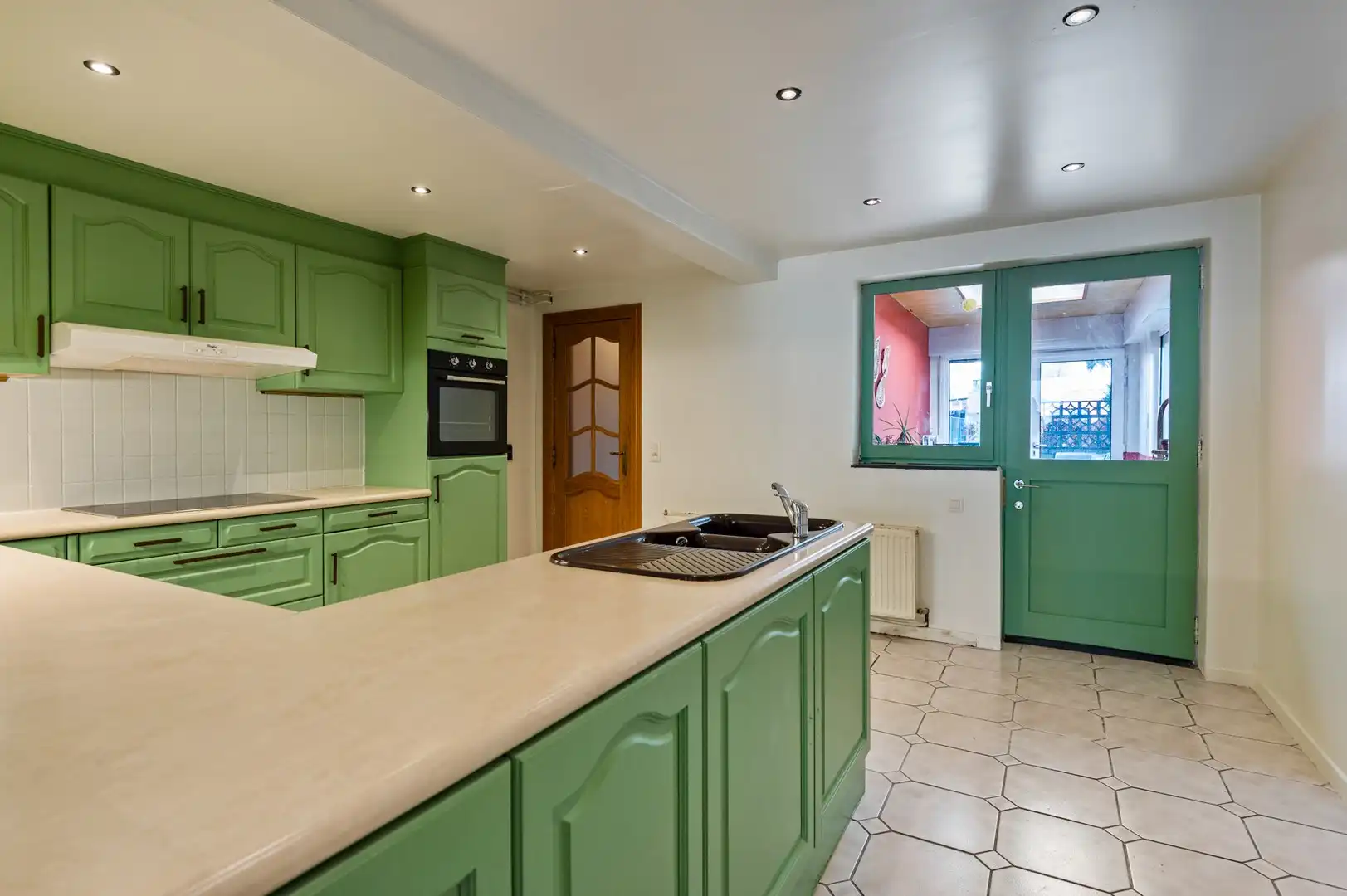 Charmante halfopen woning met 2 slaapkamers in Schoten foto 5