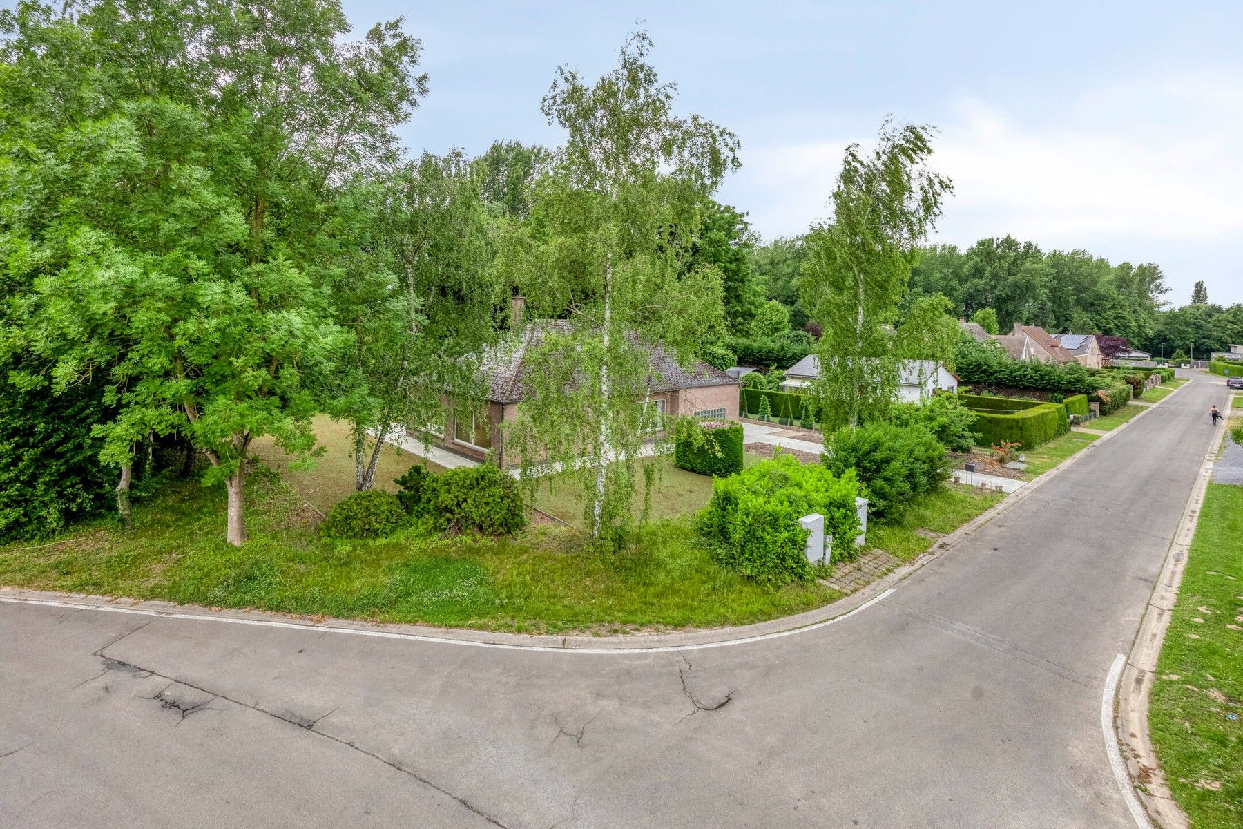 Ruime bungalow op groot perceel foto 32