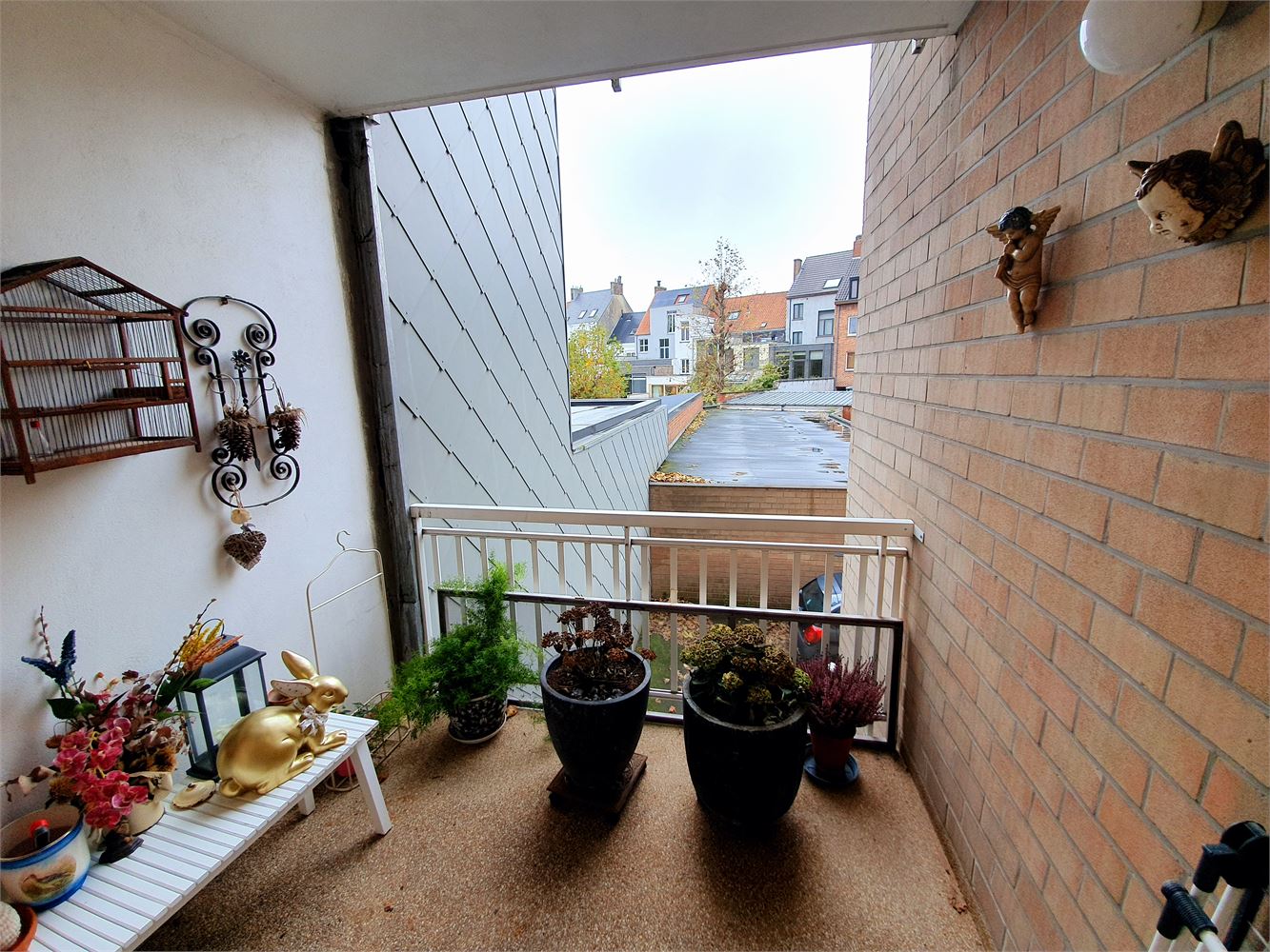St-Andries, op wandelafstand van de Smedenpoort appartement  van 126 m2  3 slaapkamers ,een zonneterras en een zonnebalkon en garagebox. foto 5