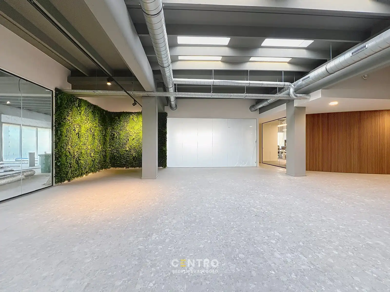 Energiezuinige, vernieuwde SERVICED kantoorruimte op Ieper Business Park! foto 3