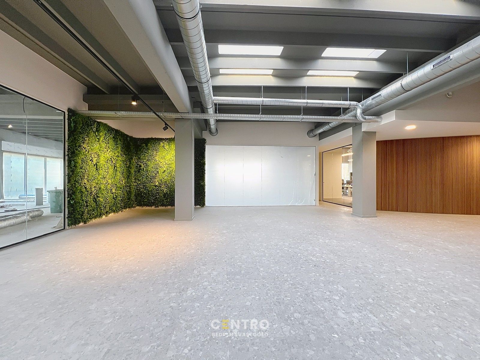 Energiezuinige, vernieuwde SERVICED kantoorruimte op Ieper Business Park! foto 3