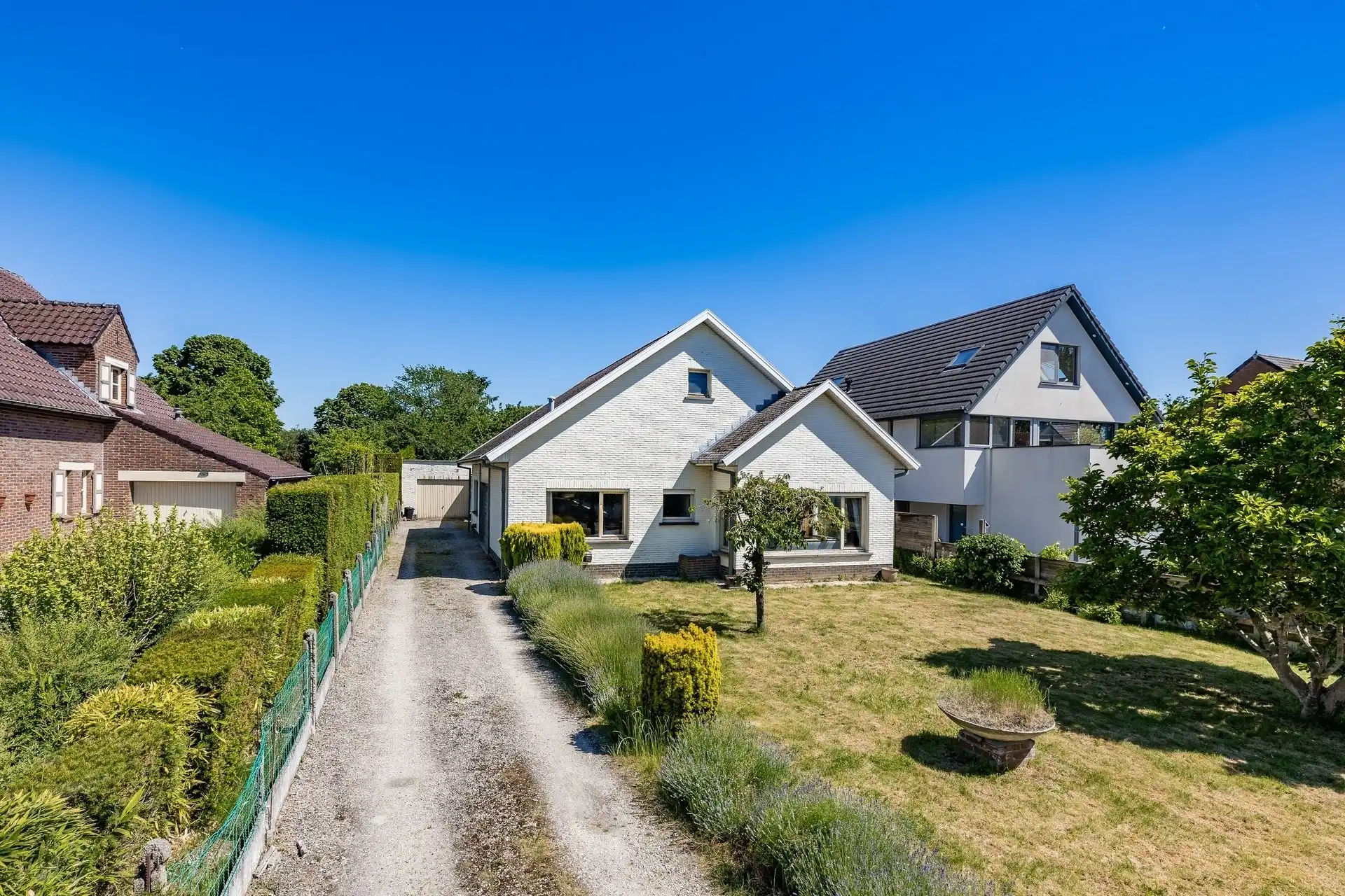 Interessante te renoveren bungalow in Massemen met groenzichten  foto 3