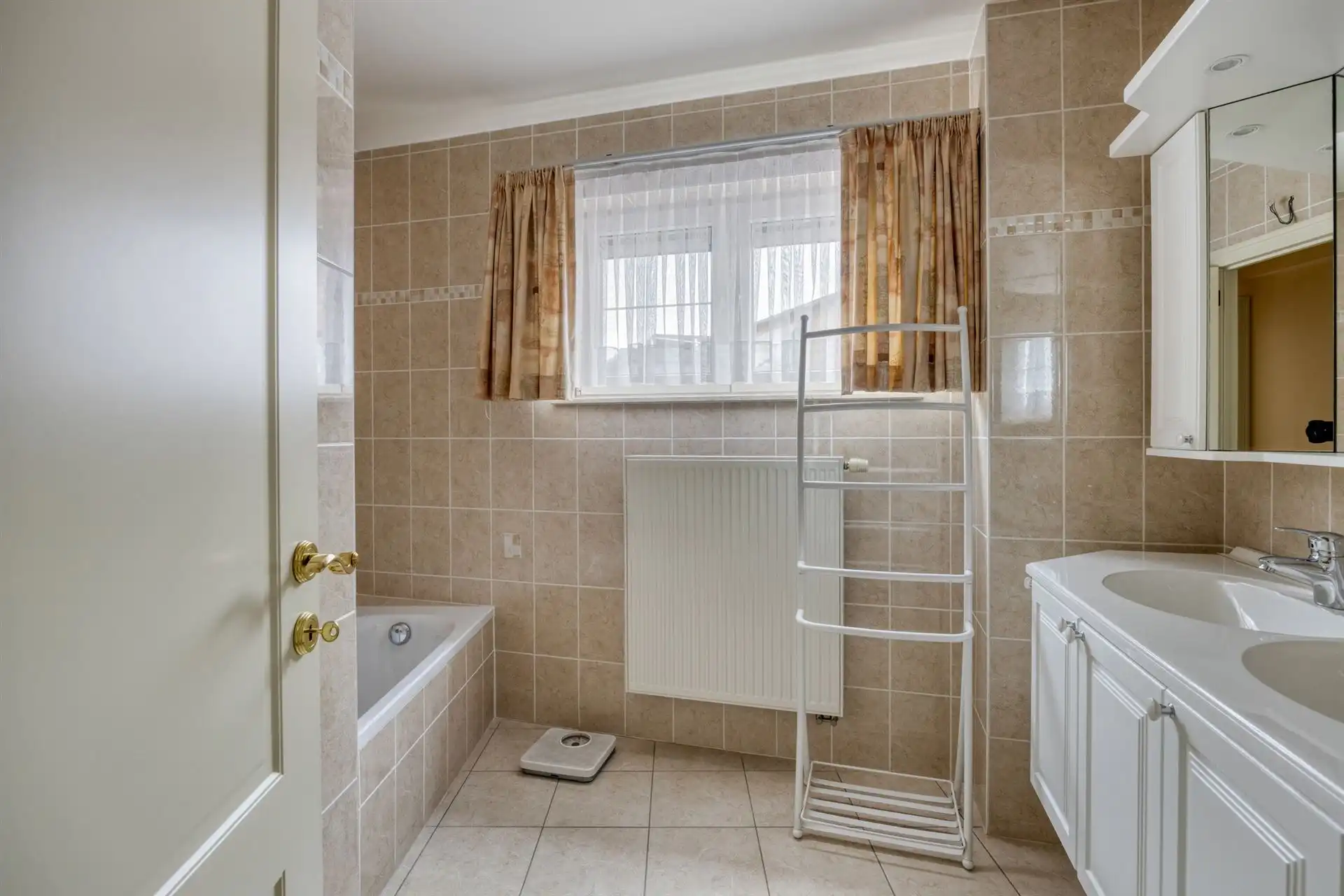 Instapklaar appartement met 3 slaapkamers, terras en garage foto 15