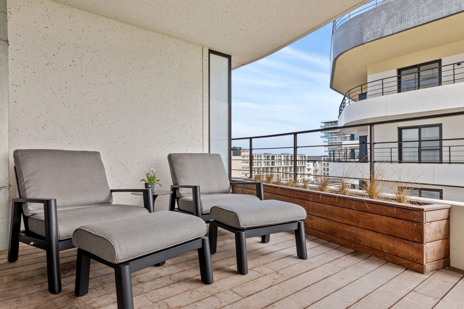 Luxe Appartement met Adembenemend Uitzicht! foto 17