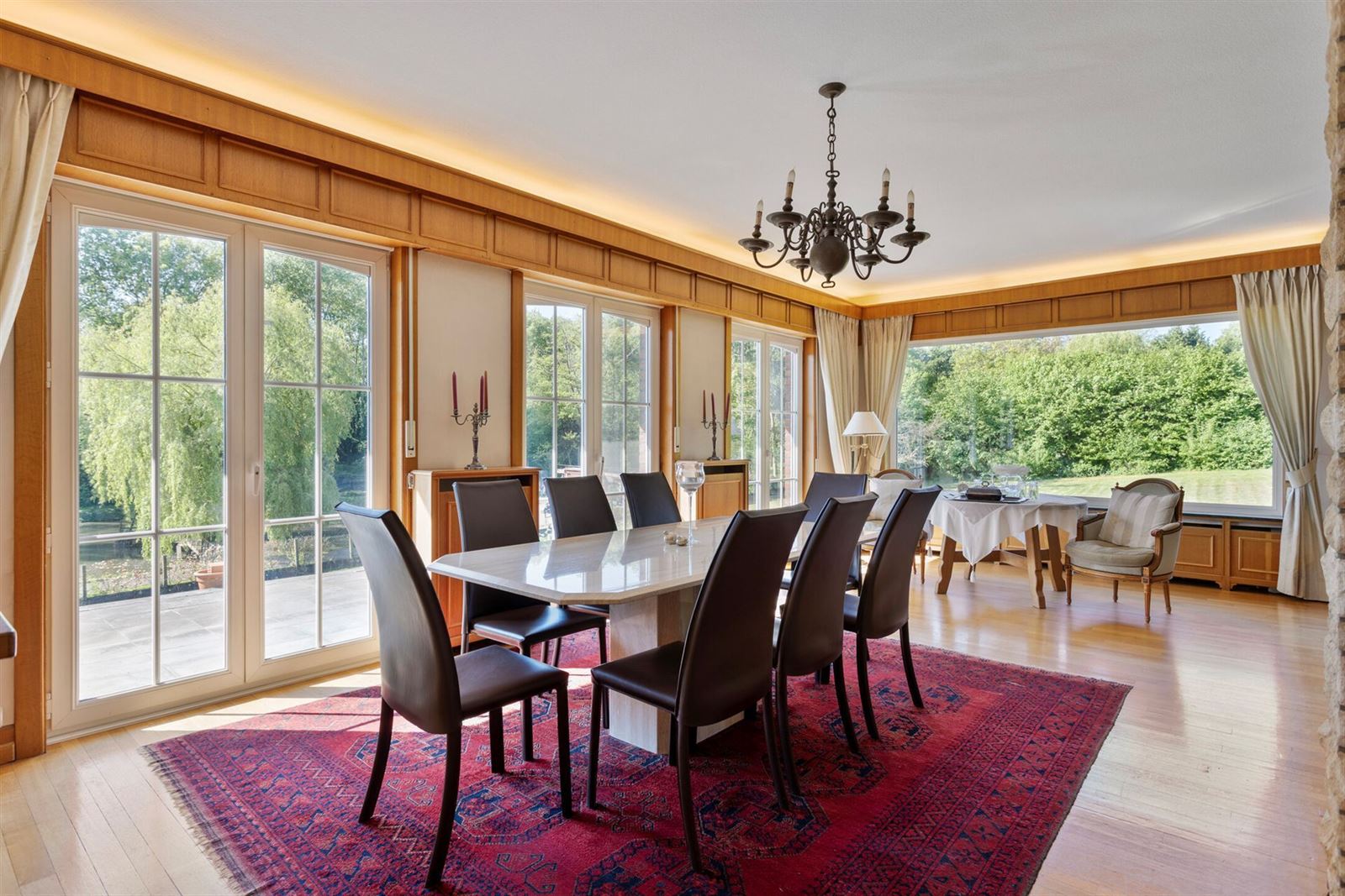 Ruime achterin gelegen villa met 5 slaapkamers op prachtig terrein van 40a foto 7