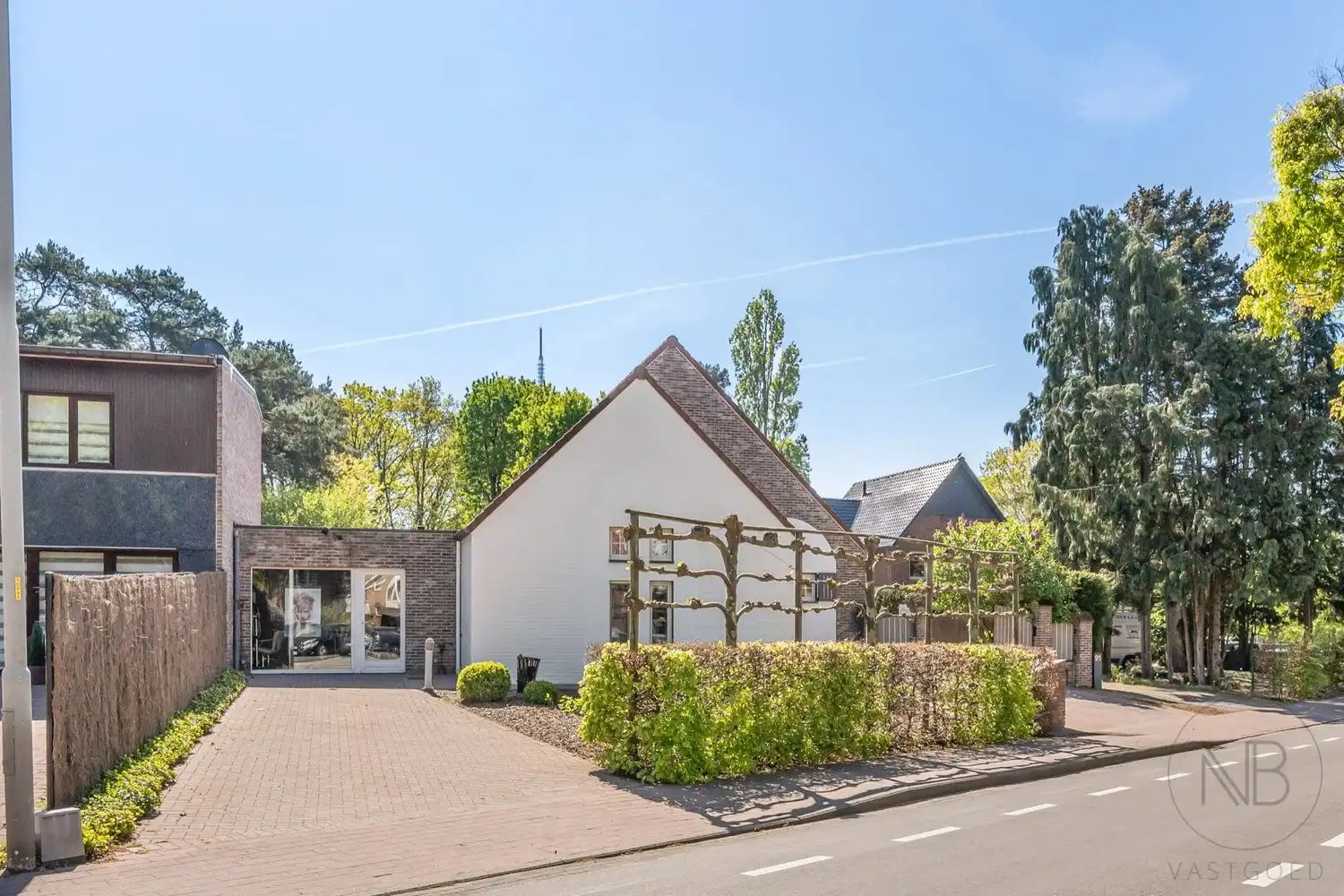 Instapklare gezinswoning met ruimte voor vrijberoep op toplocatie in Genk! foto 2