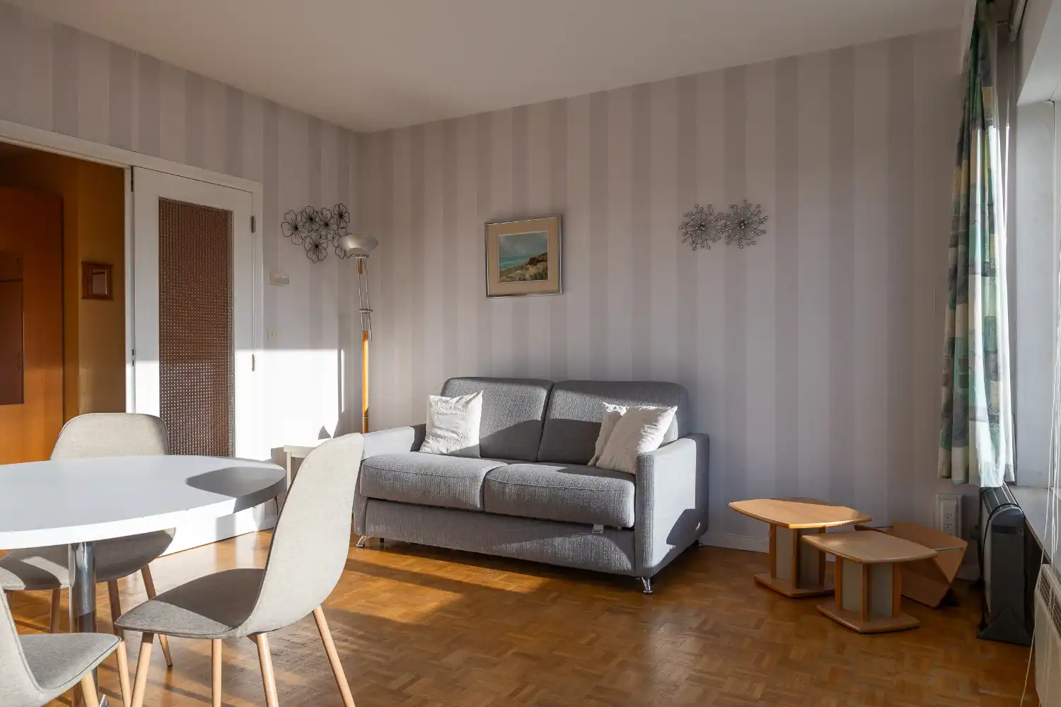 Instapklare studio met zuidgericht terras op topligging vlakbij de Zeedijk! foto 7