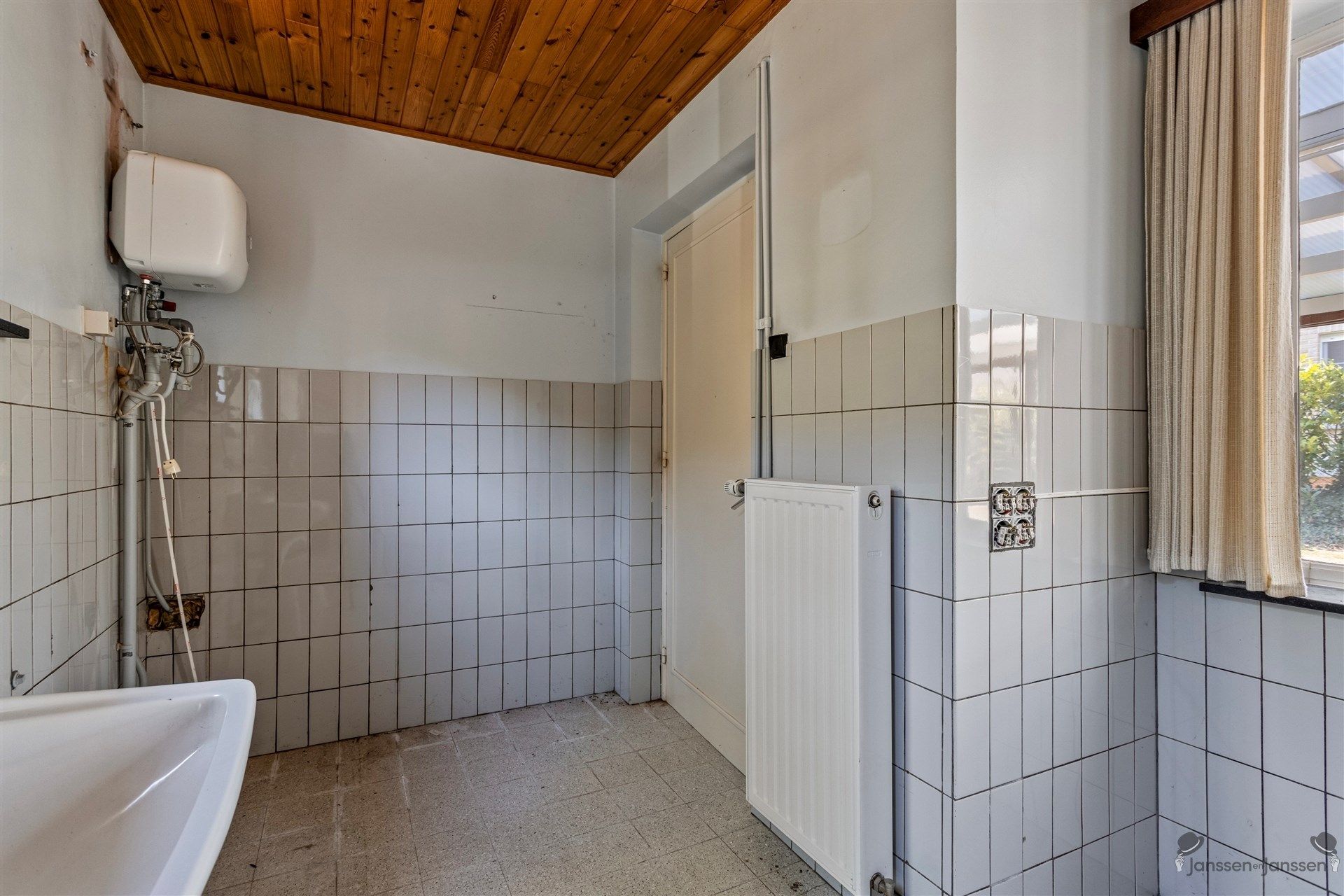 Karaktervolle woning met veel potentieel in het groene Sterrebos!  foto 13