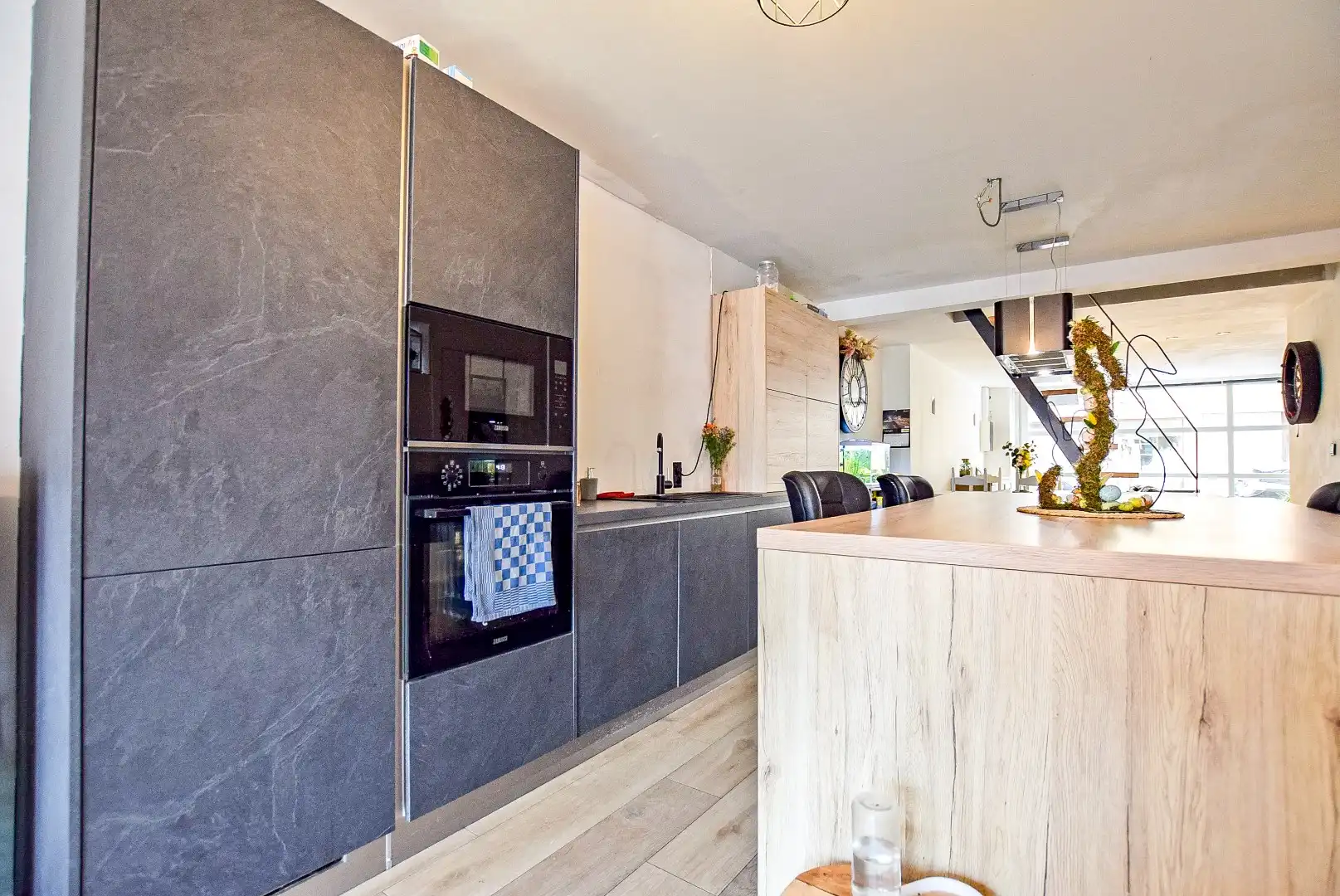 Instapklare rijwoning met 3 slaapkamers en tal van mogelijkheden. foto 4