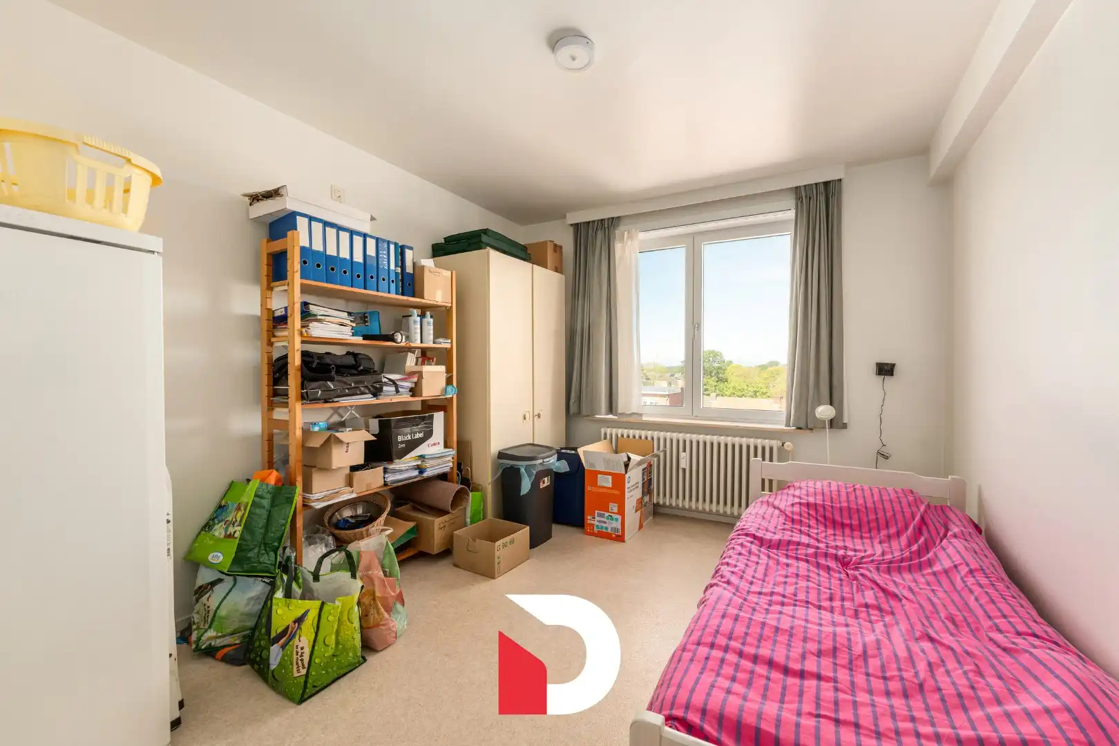 Aangenaam en lichtrijk app. op 5de verdiep met 2 slk.'ers op een toplocatie nabij het centrum van Brugge. foto 9