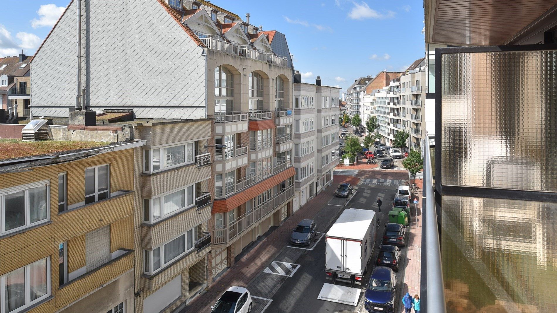 Volledig gerenoveerd ZUIDGERICHT 3 slaapkamerappartement op enkele passen van de Zeedijk en het Rubensplein gelegen. foto 4