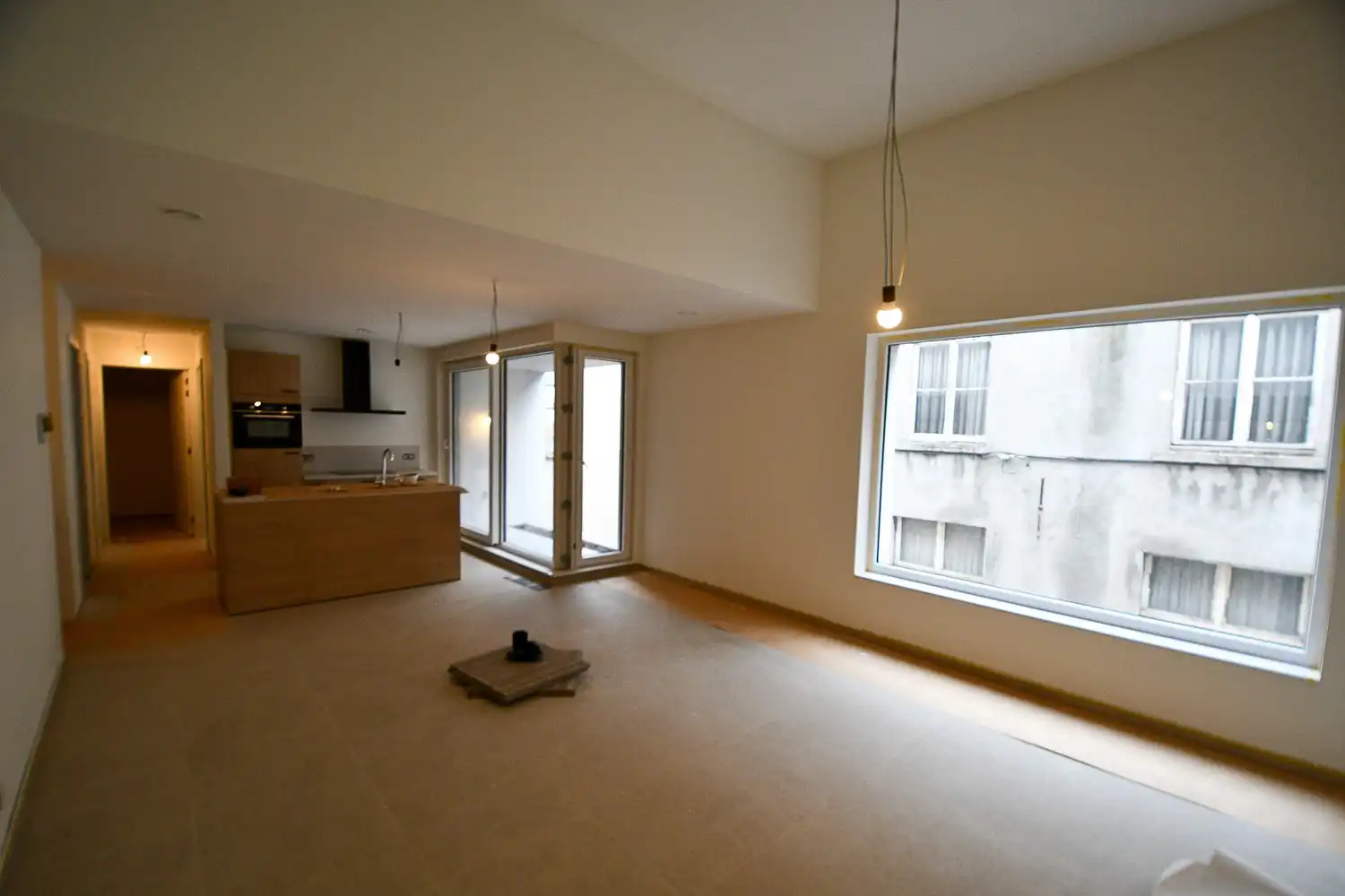 Lichtrijk 1-slaapkamerappartement nabij de Markt foto 3