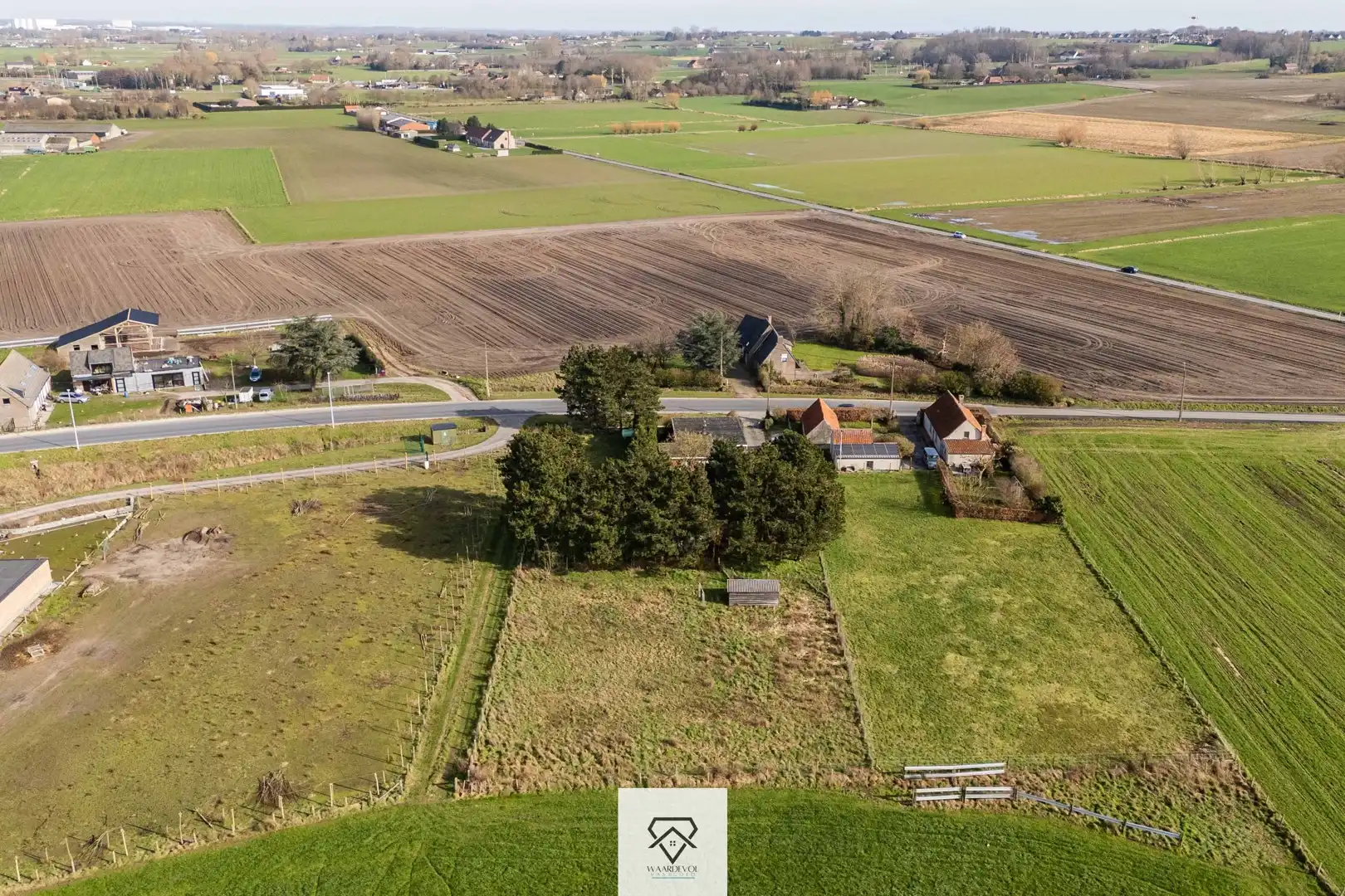 Rustig gelegen alleenstaande woning op ruim perceel van 3.130 m² foto 6