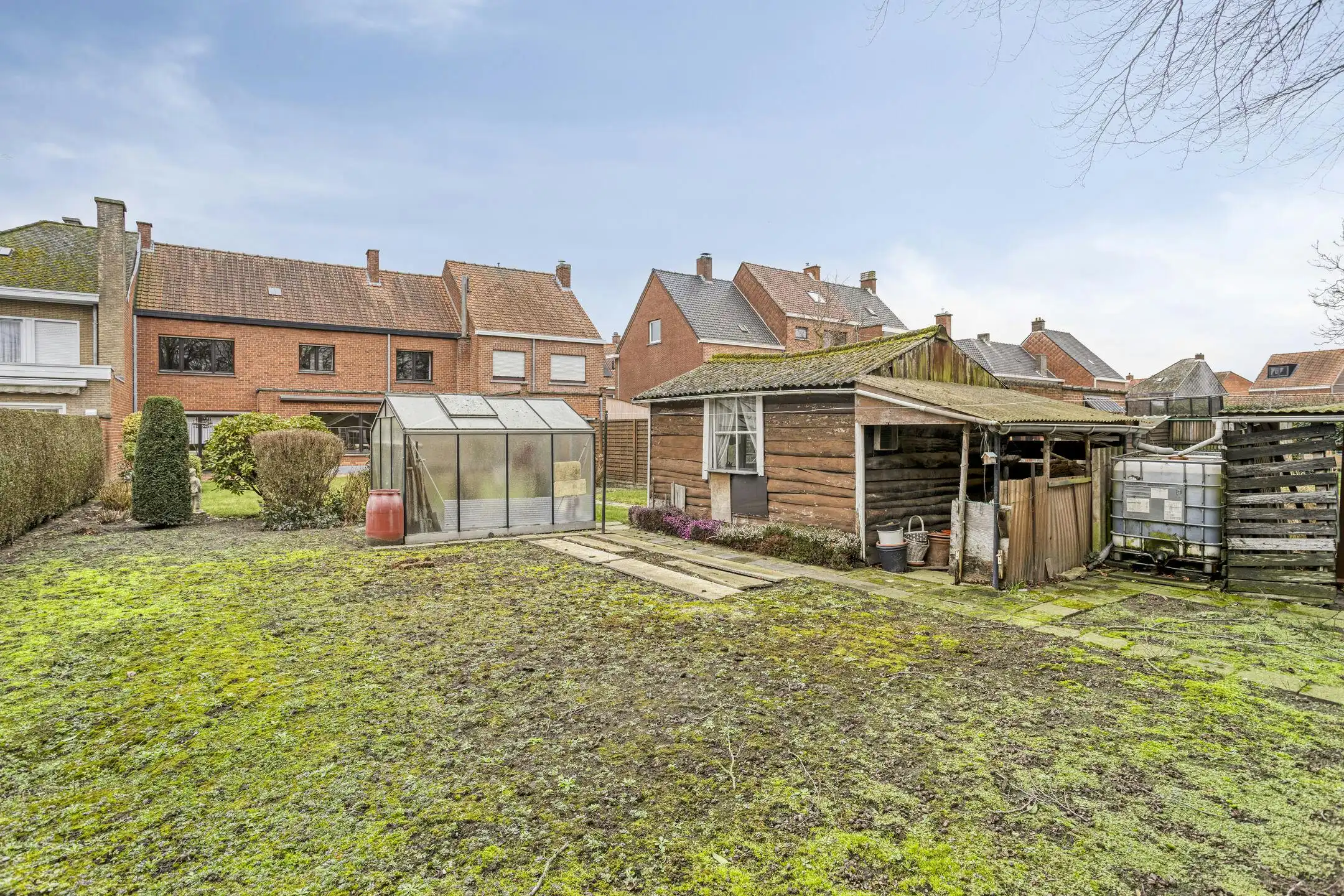 Ruim huis met 4 slaapkamers nabij het centrum van Izegem. foto 13