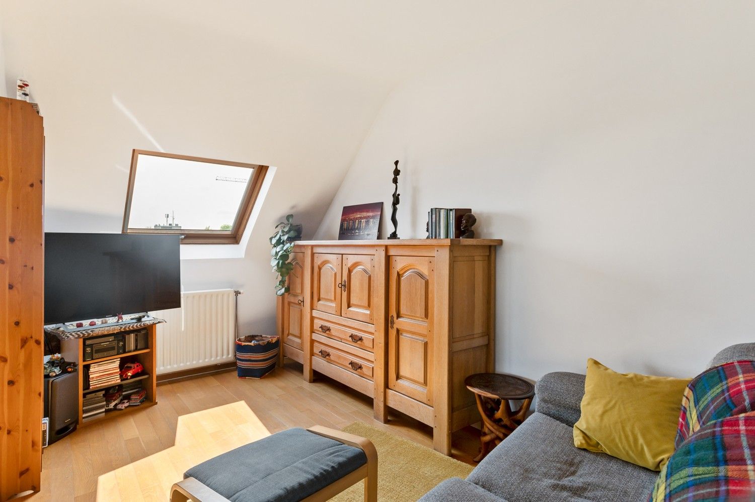 Mooi en ruim appartement op de vierde verdieping met één grote slaapkamer (mogelijkheid tot 2) en terras te Deurne-Zuid! foto 6
