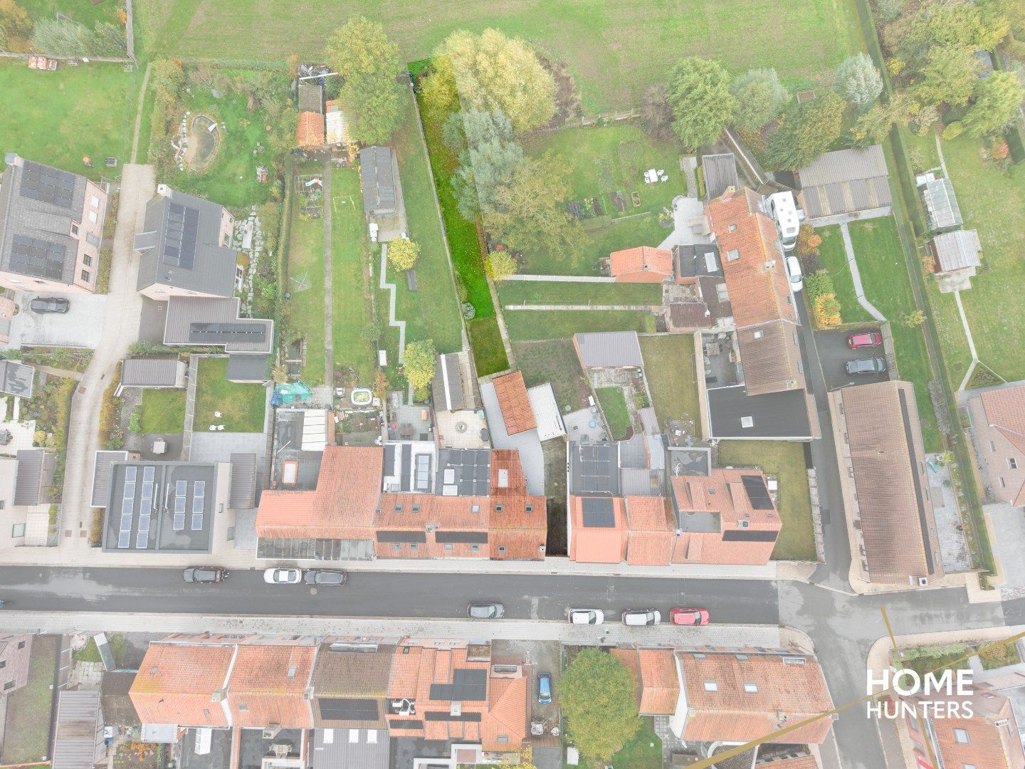 Halfopen gezinswoning met 3 slpks, carport en diepe tuin in Dikkebus foto 2