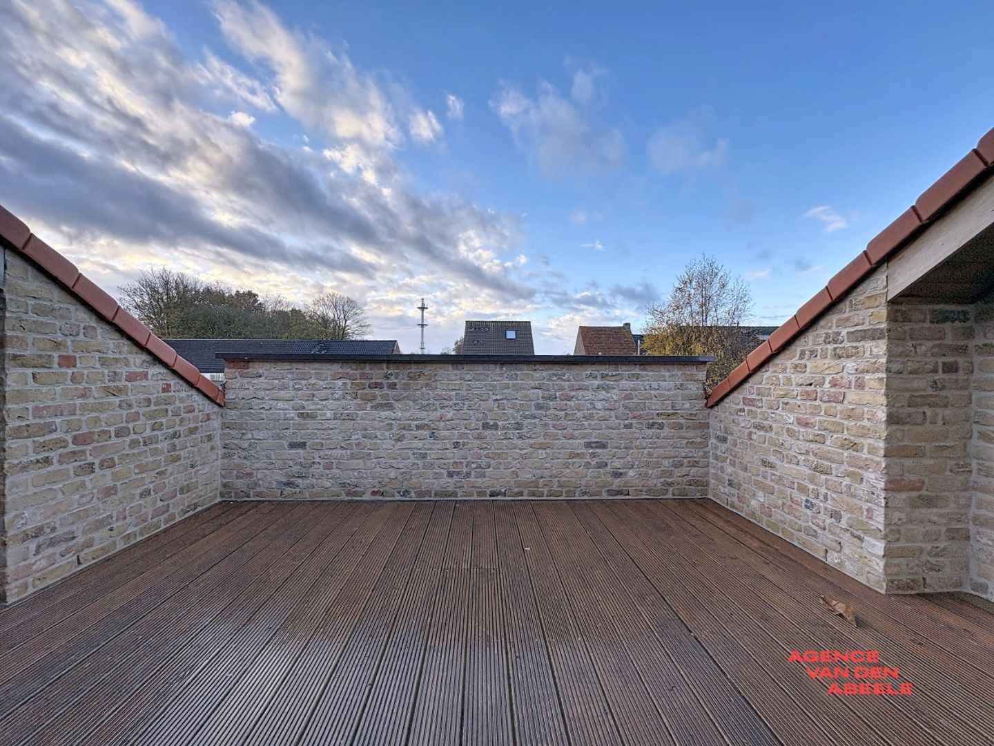 Nieuwbouw bel-étage met terras en garage foto 10