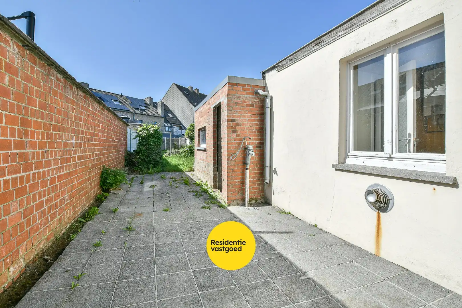 Rijwoning met veel potentieel, garage en tuin nabij centrum Blankenberge foto 3