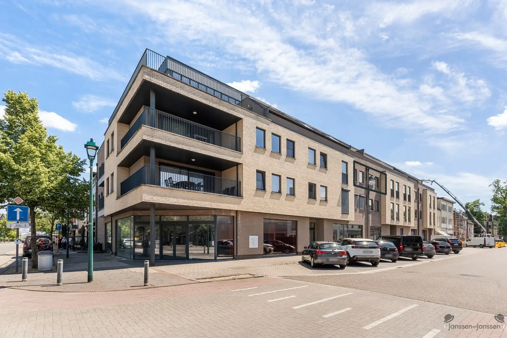 Instapklaar appartement van 103 m² op een gunstige ligging foto 2