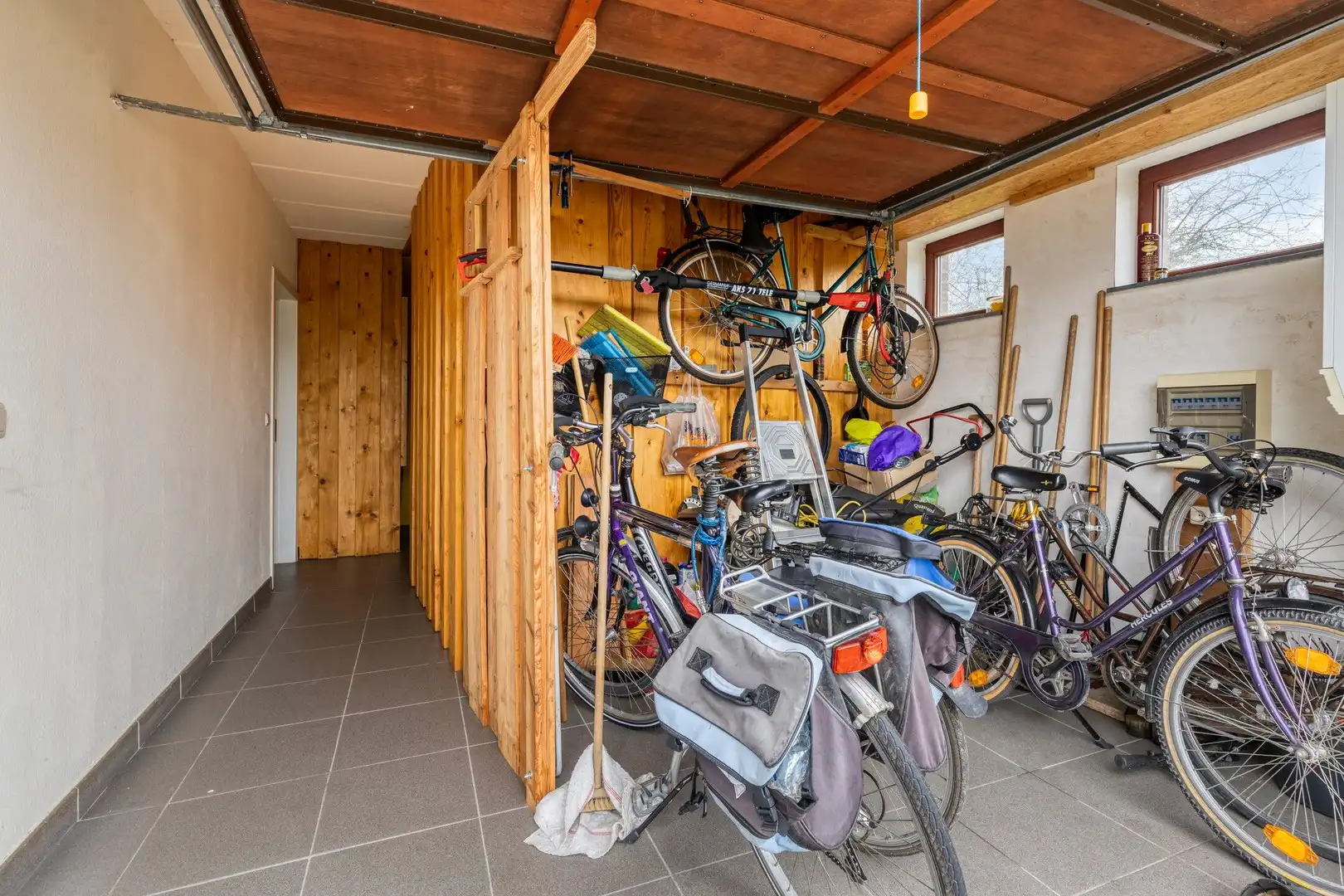 Ruim gelijkvloers appartement met grote tuin in een residentiële wijk ! foto 26