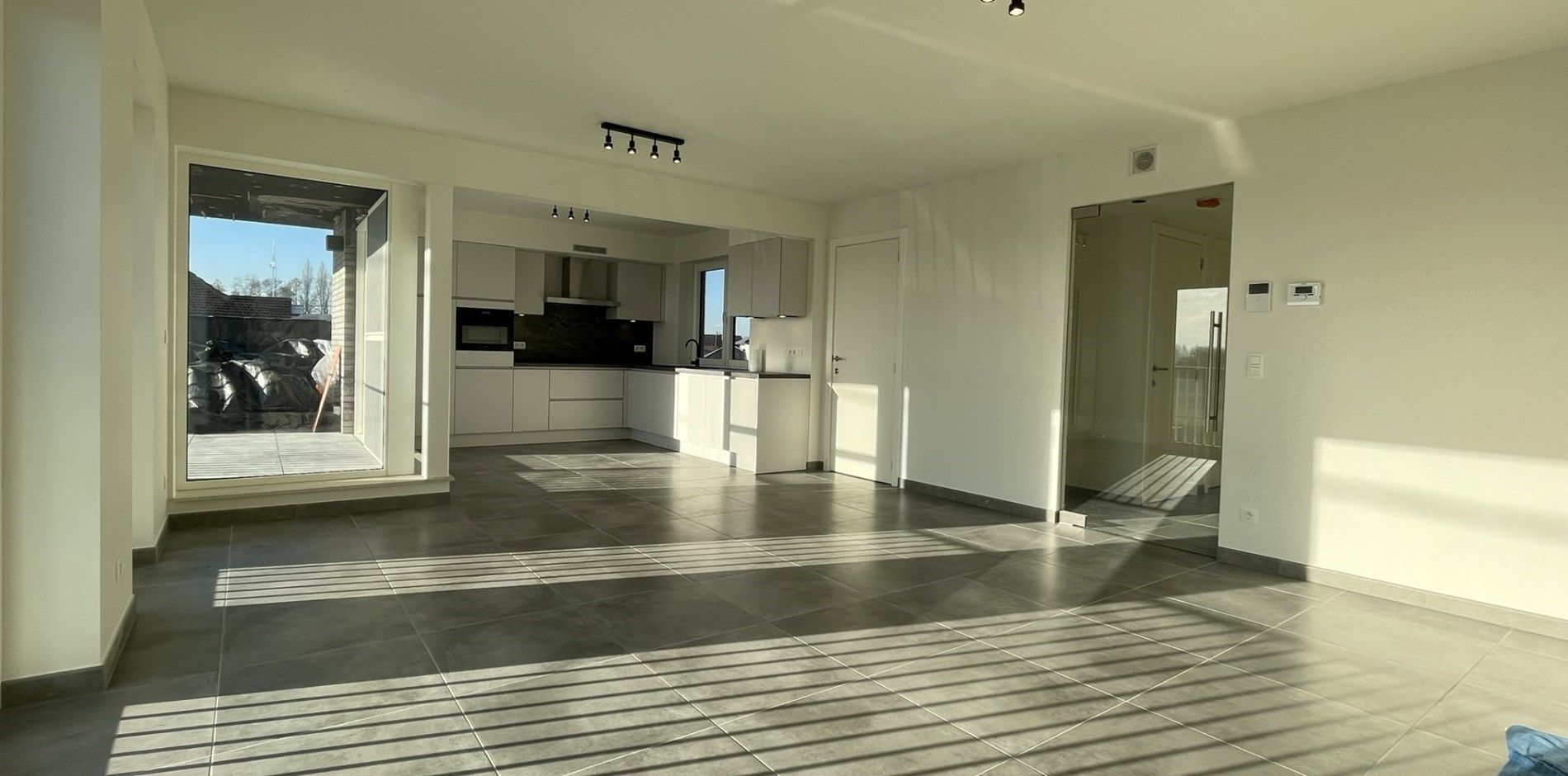 Ruim nieuwbouwappartement met 2 slaapkamers: bezoekmoment 18/09/2025 om 18u (zie tekst) foto 2