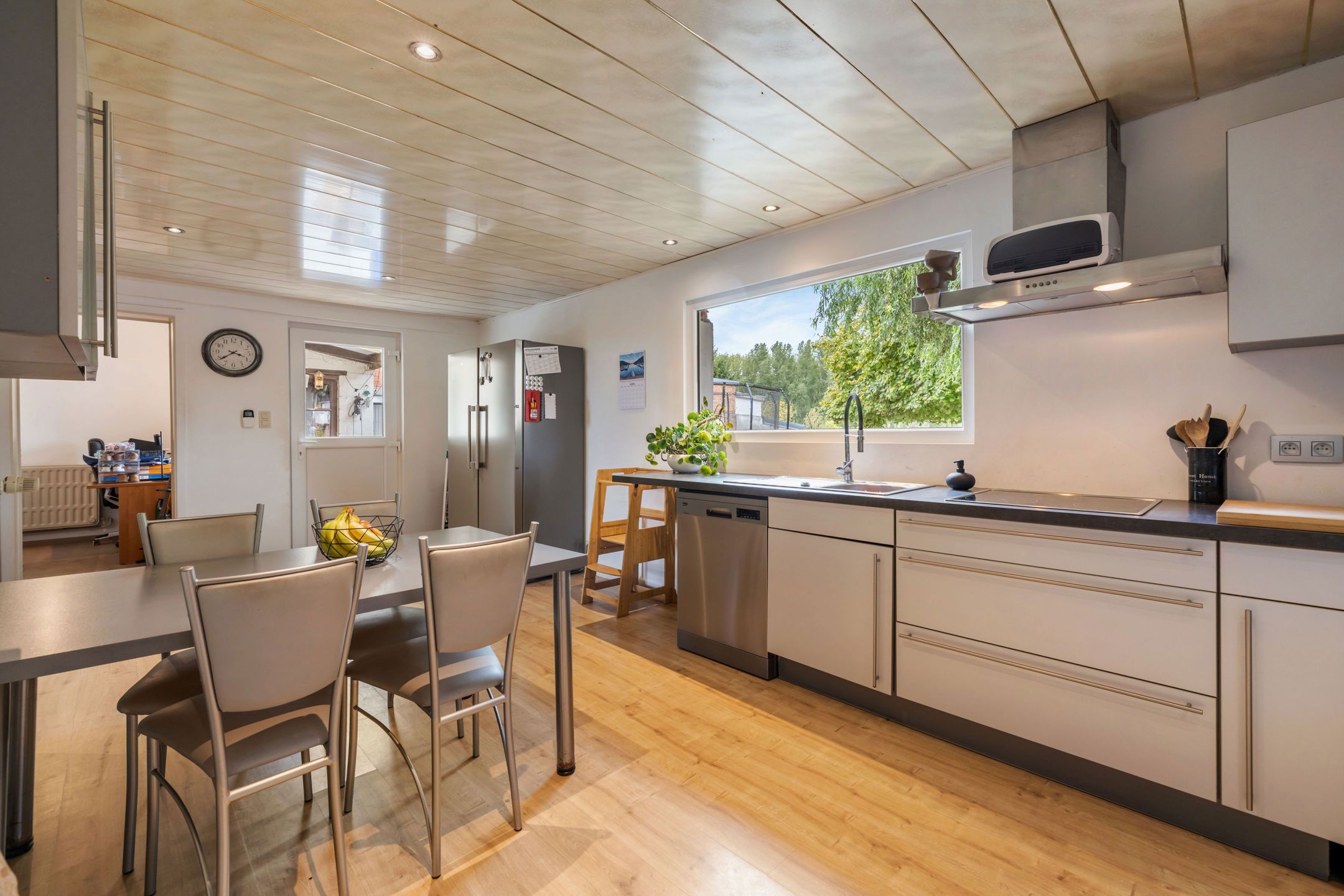 Gezellige woning met garage en tuin foto 11