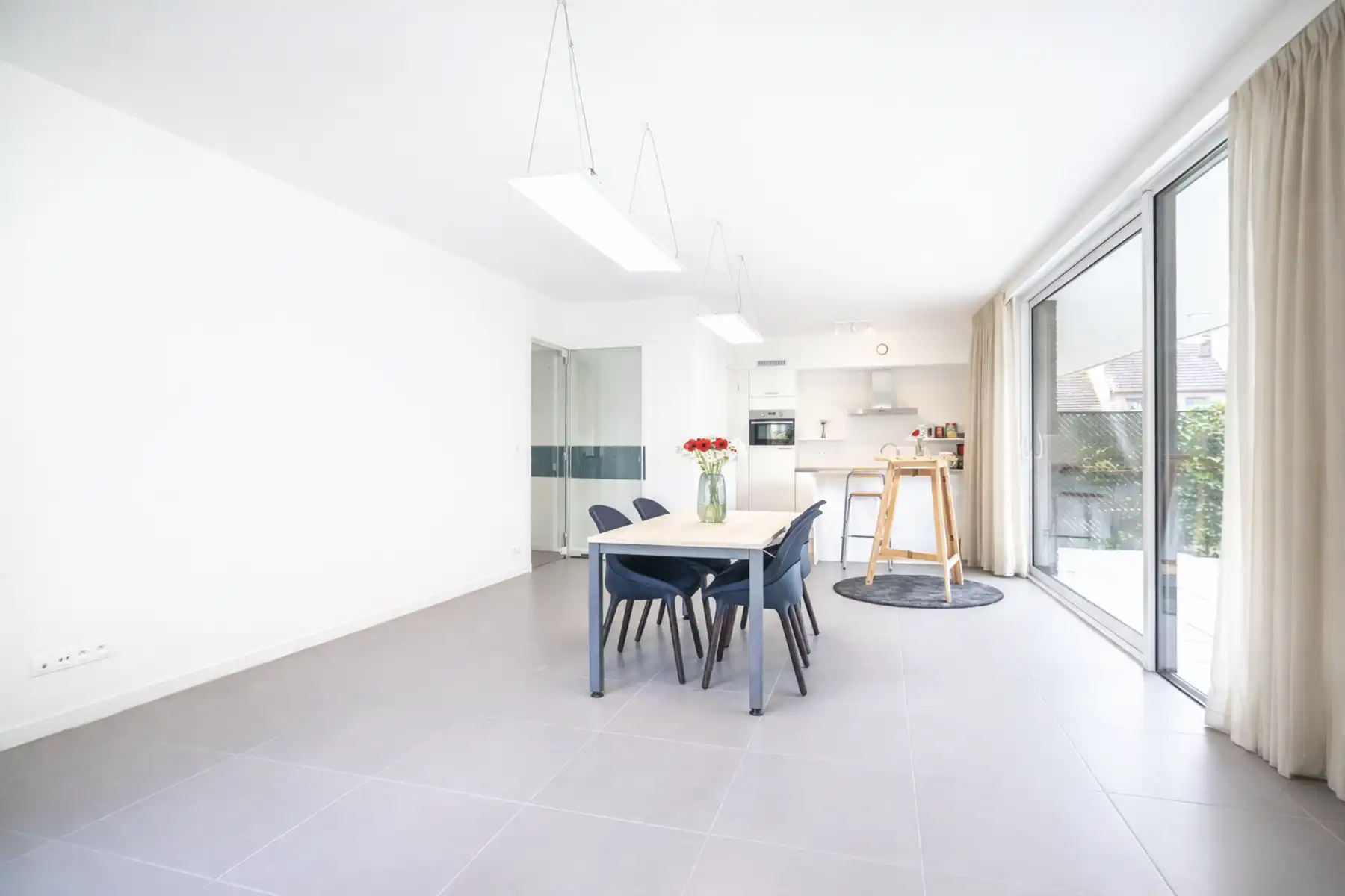 Lichtrijk gelijkvloers appartement met terras en tuinzicht foto 9