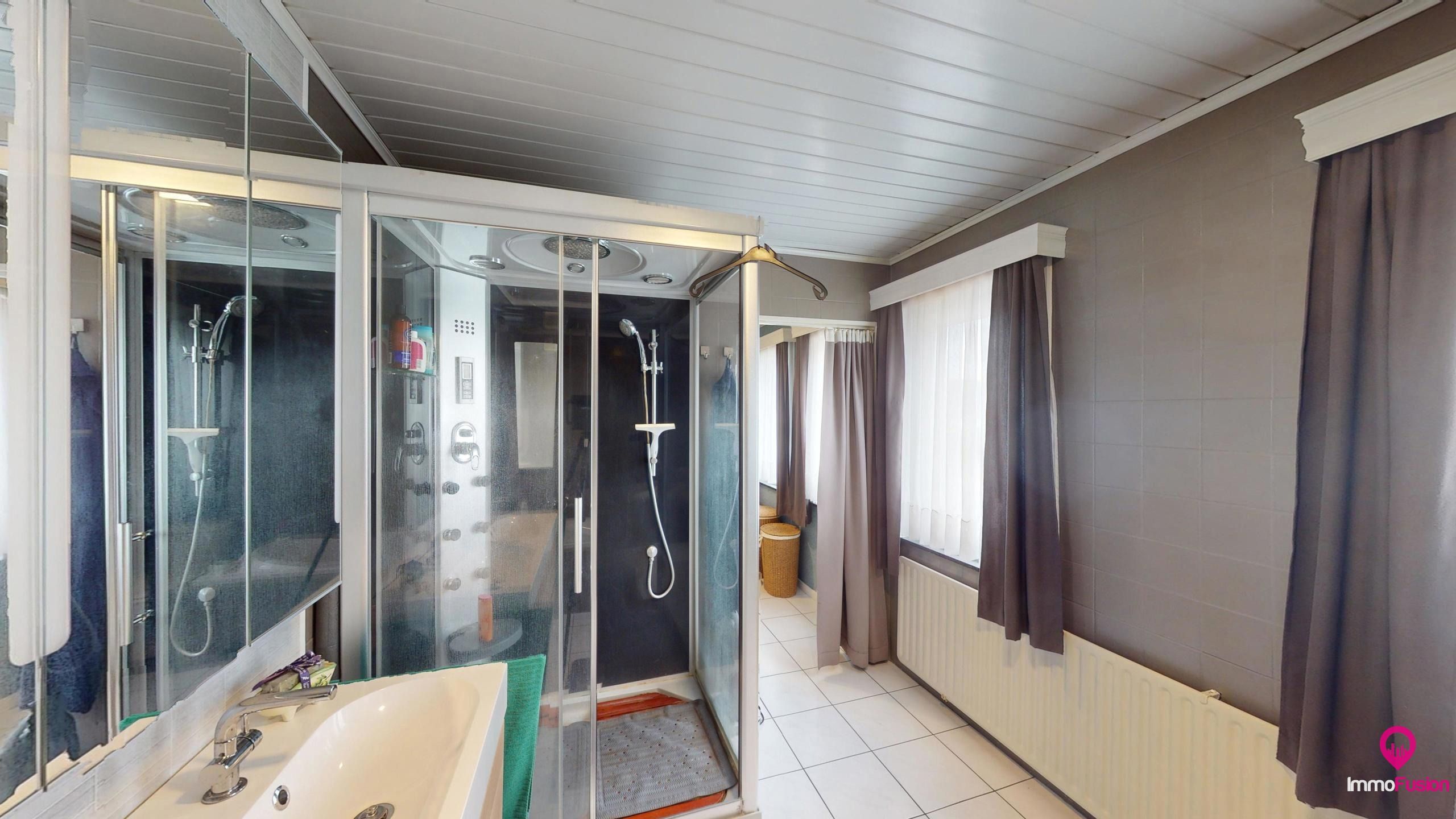 Danszaal 600m² + vergunde woonst in het bruisende Zonhoven! foto 22