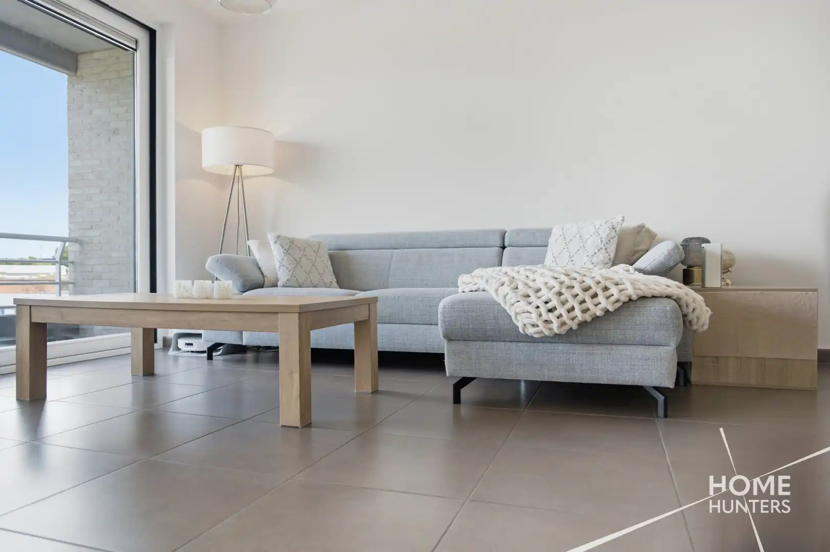 Ruim appartement met twee slaapkamers, een vernieuwde badkamer en 2 unieke terrassen.  foto 8