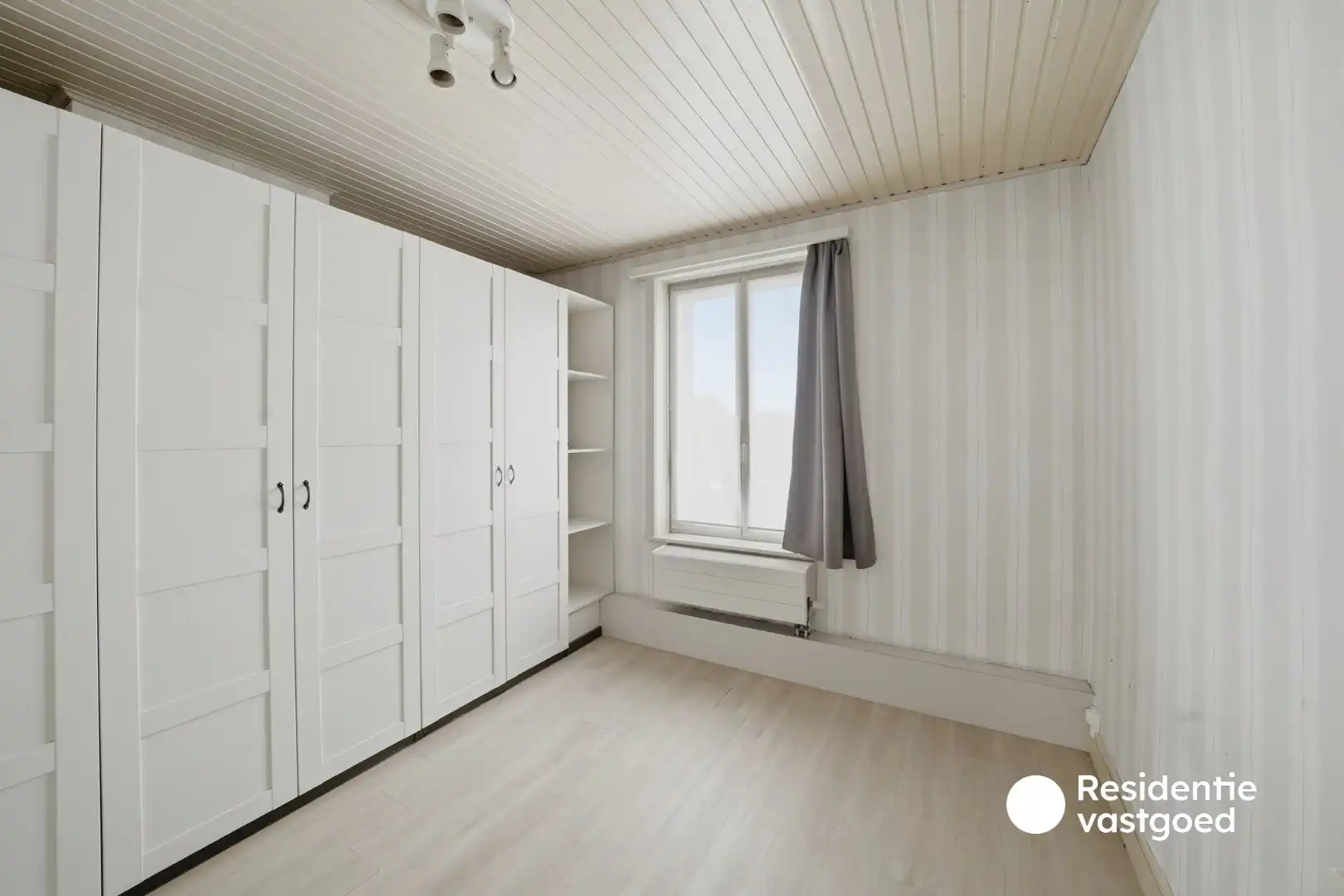 Ruime gezinswoning met 4 slaapkamers, tuin en zonnepanelen in Zandvoorde foto 15