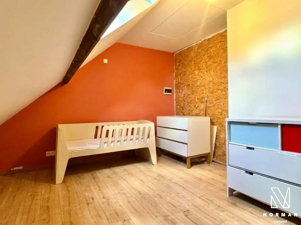 Woning met 3 slaapkamers, tuin en uitweg met garage te koop in Gullegem! foto 10