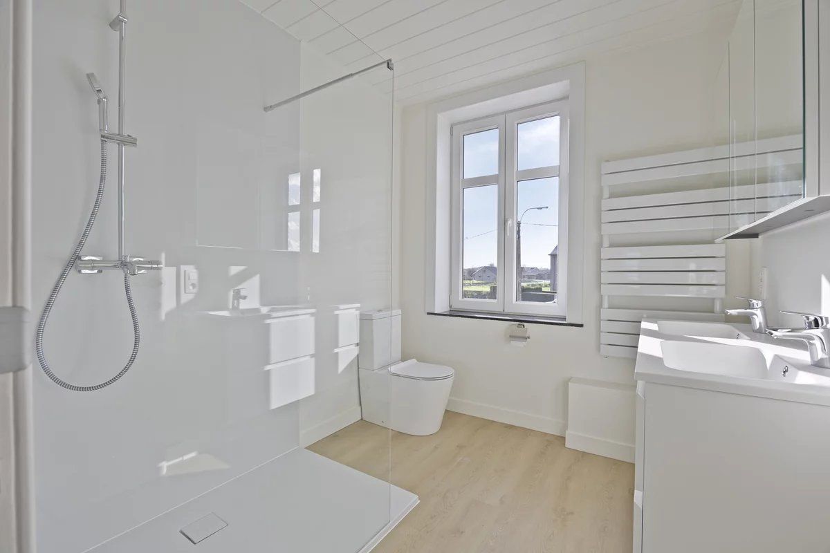 GERENOVEERDE INSTAPKLARE WONING MET 3 SLPK'S IN KESSELT (LANAKEN) foto 21