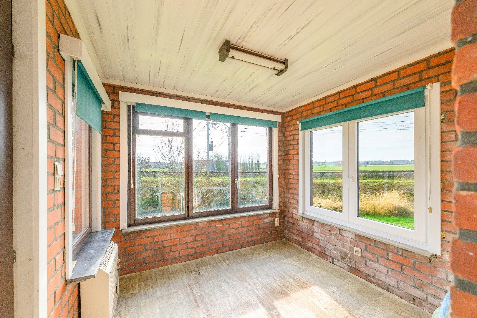 TE RENOVEREN ALLEENSTAANDE WONING OP 827 m² IN HARTJE TIELT foto 5