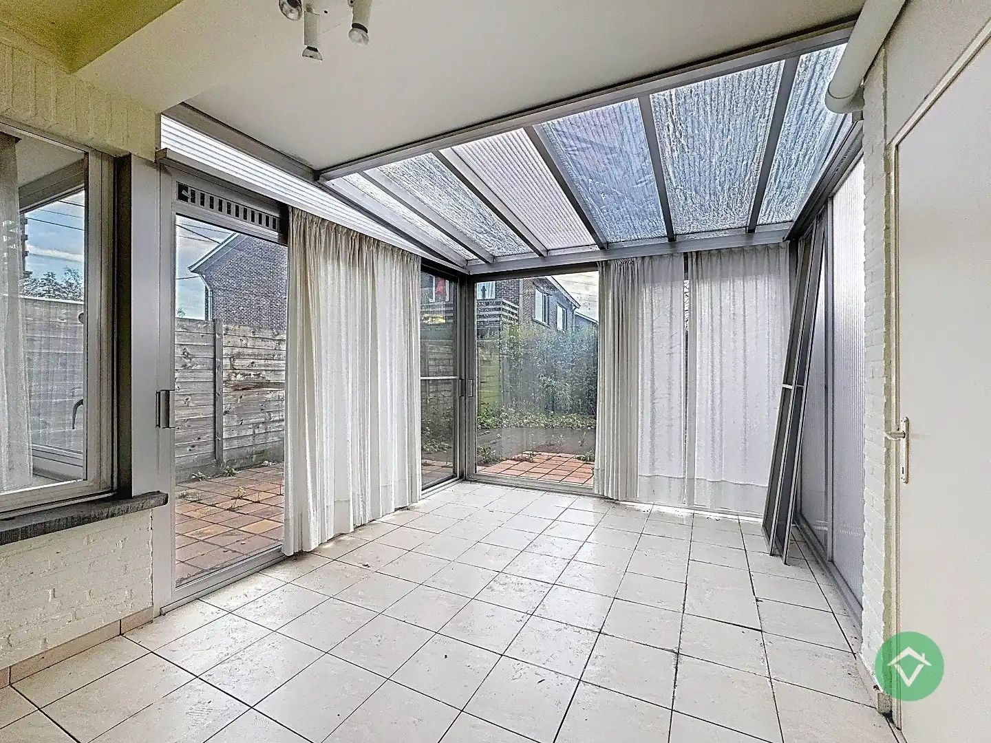 Gelijkvloers appartement met autostandplaats en garage te Roeselare  foto 6