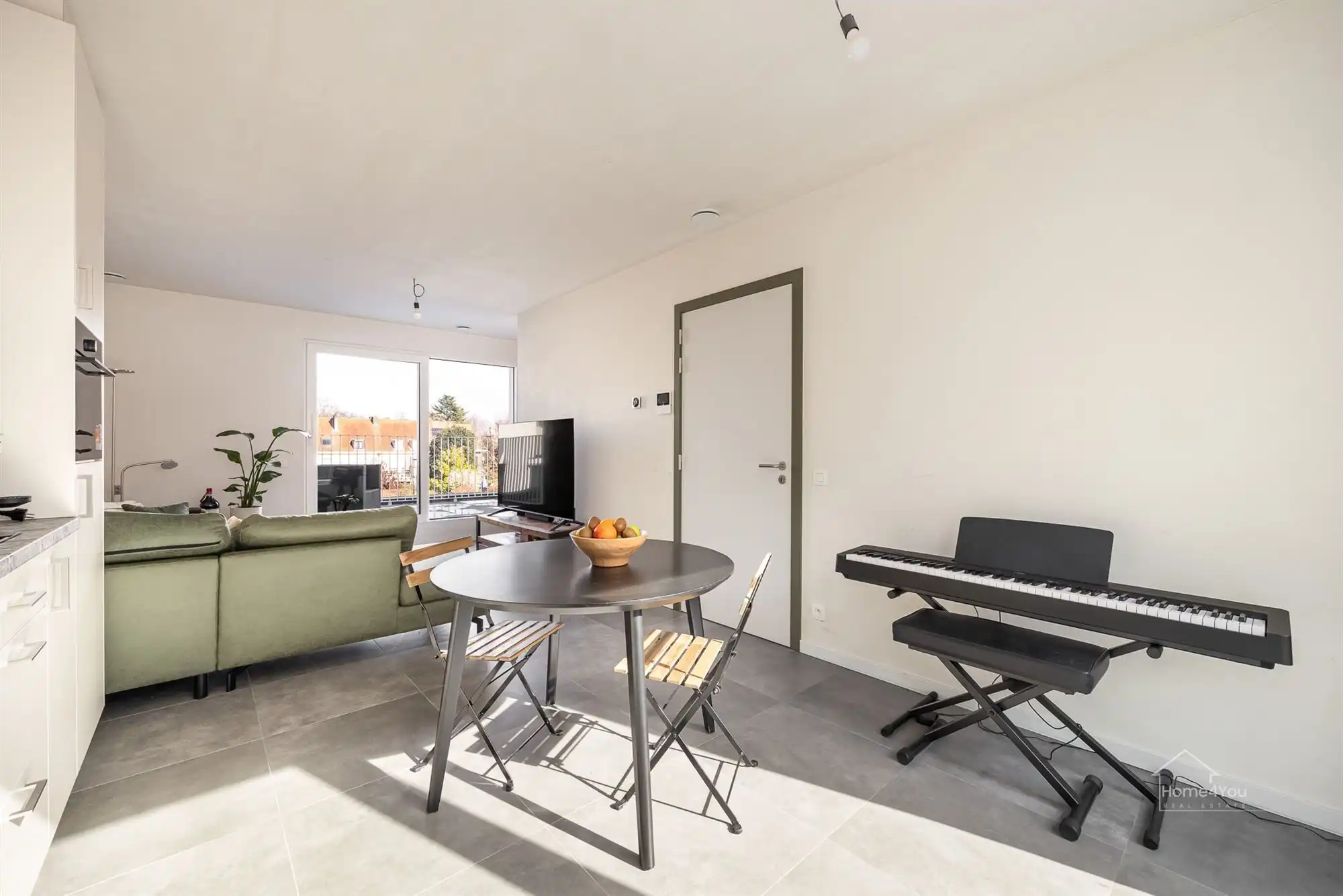 Nieuwbouw appartement met ruim terras foto 2