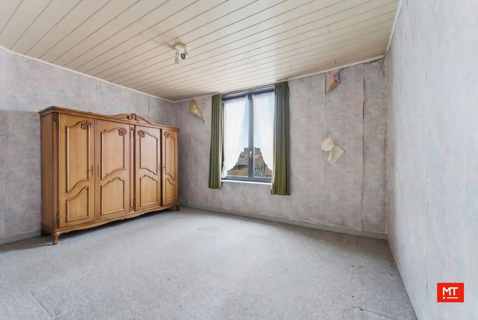 Te renoveren woning met 3 slaapkamers, Zuidgerichte tuin en garage in het centrum van Zonnebeke foto 12