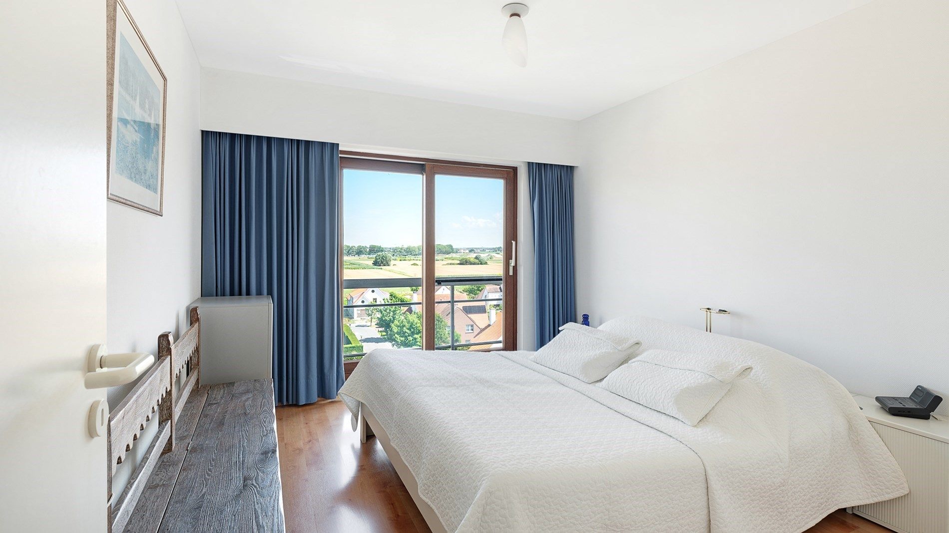 Ruim, gerenoveerd appartement met 3 slaapkamers foto 16