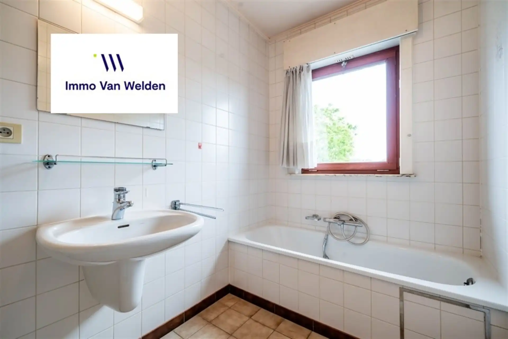 Vrijstaande woning met garage, veranda  en tuin foto 21