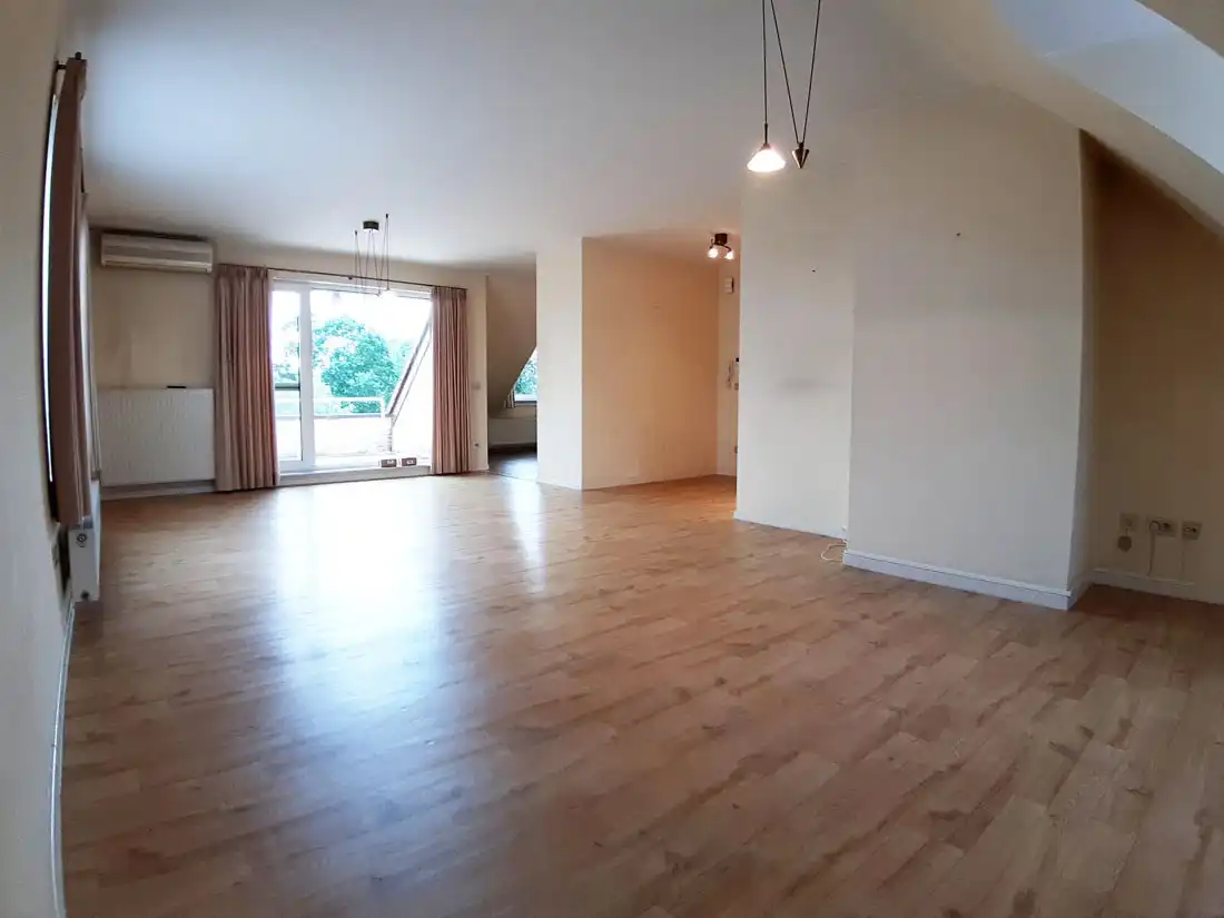 Ruim appartement op de 2de verdieping te Achel foto 4