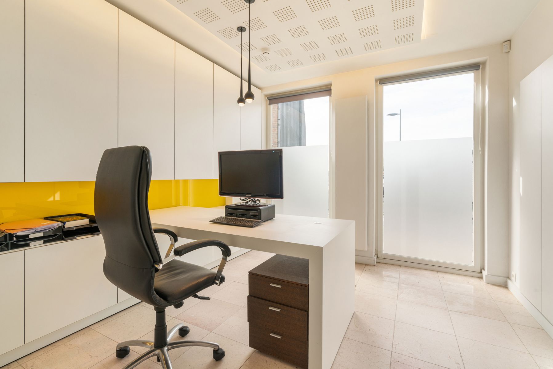 Kantoor met woning te Denderhoutem. foto 6
