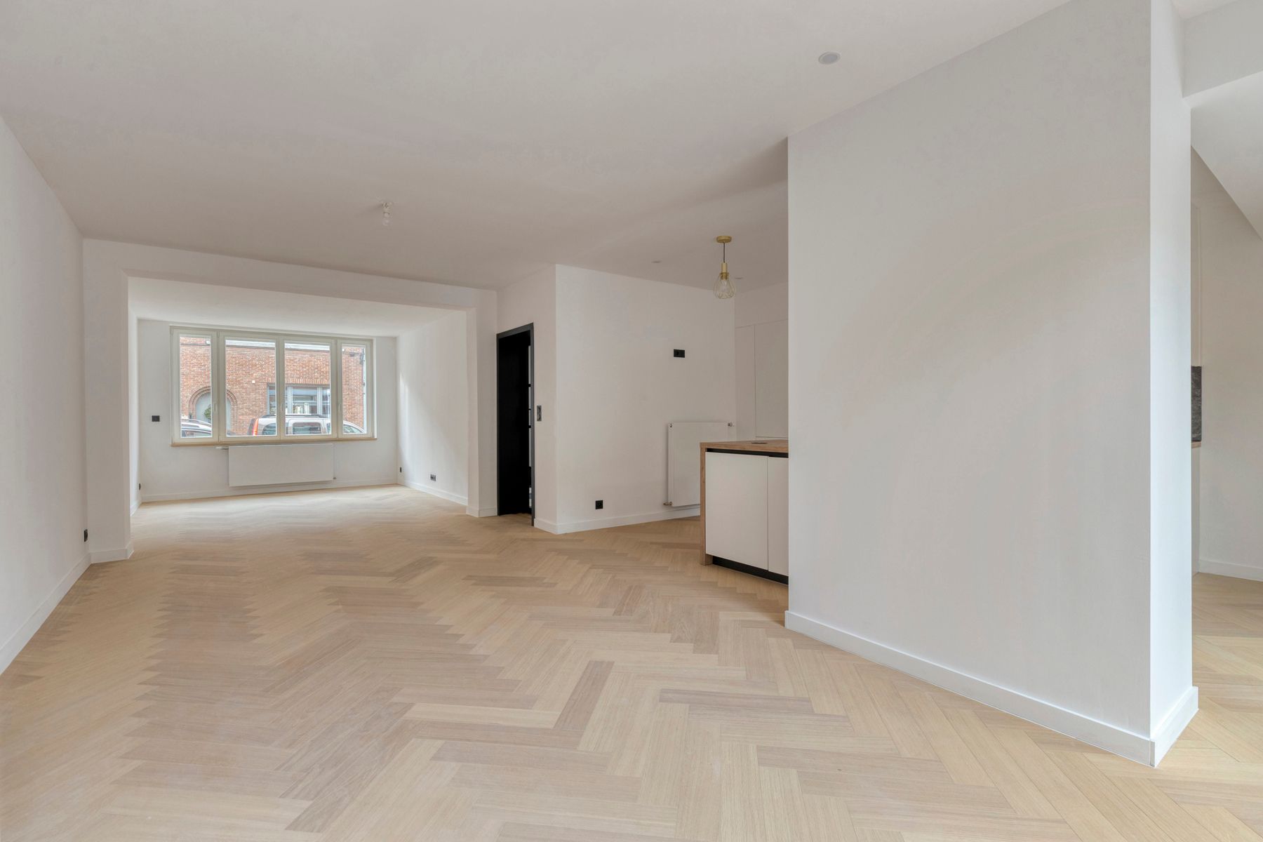 Gerenoveerde (2025) stadswoning met tuin foto 6