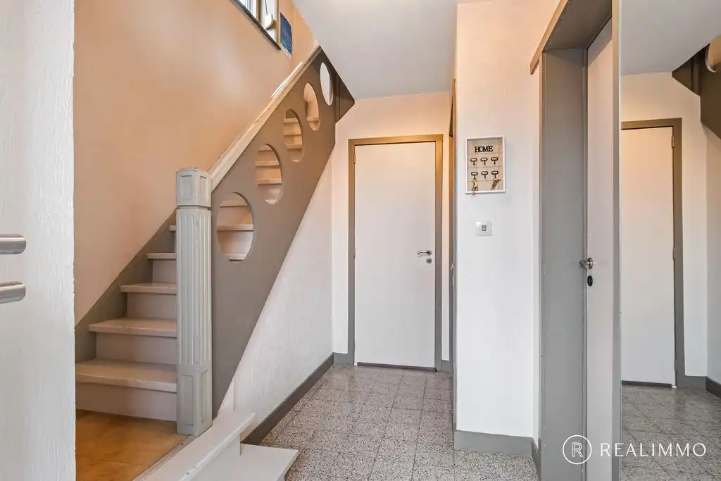Instapklare halfopen bebouwing op 359 m² te Moen foto 2