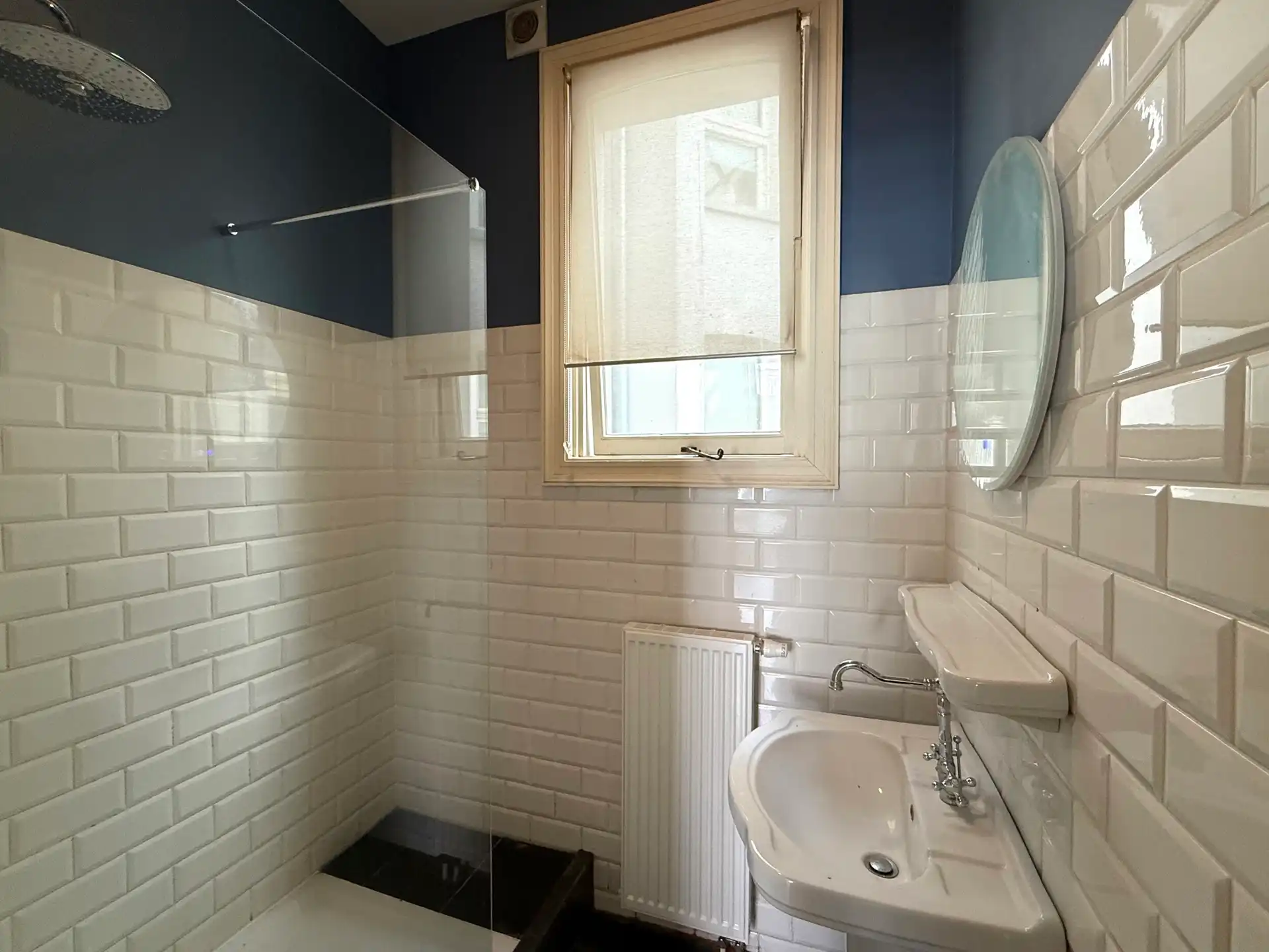 Authentiek 2-slaapkamer appartement op toplocatie. foto 8