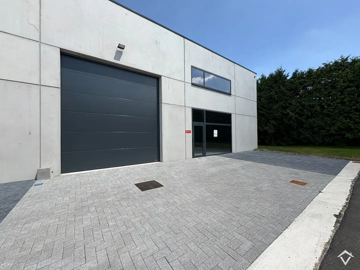 Magazijn te koop Industriestraat 38 -/9/13 - 8480 Ichtegem