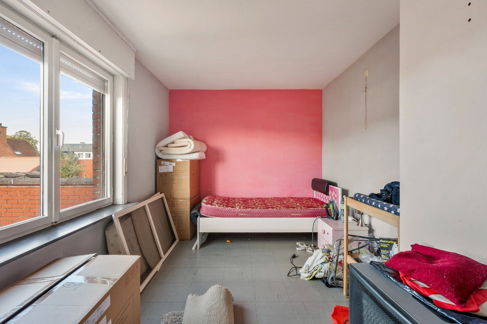 OP TE FRISSEN WONING MET 3 SLAAPKAMERS, BUREAURUIMTE, GARAGE EN  TUIN foto 9